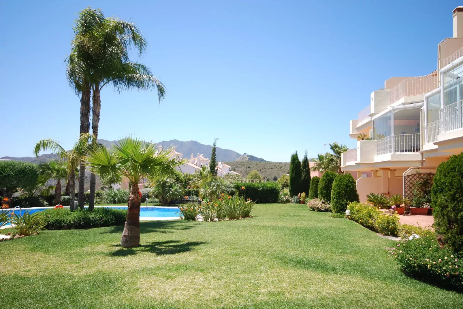 El Mirador-Gardens summer