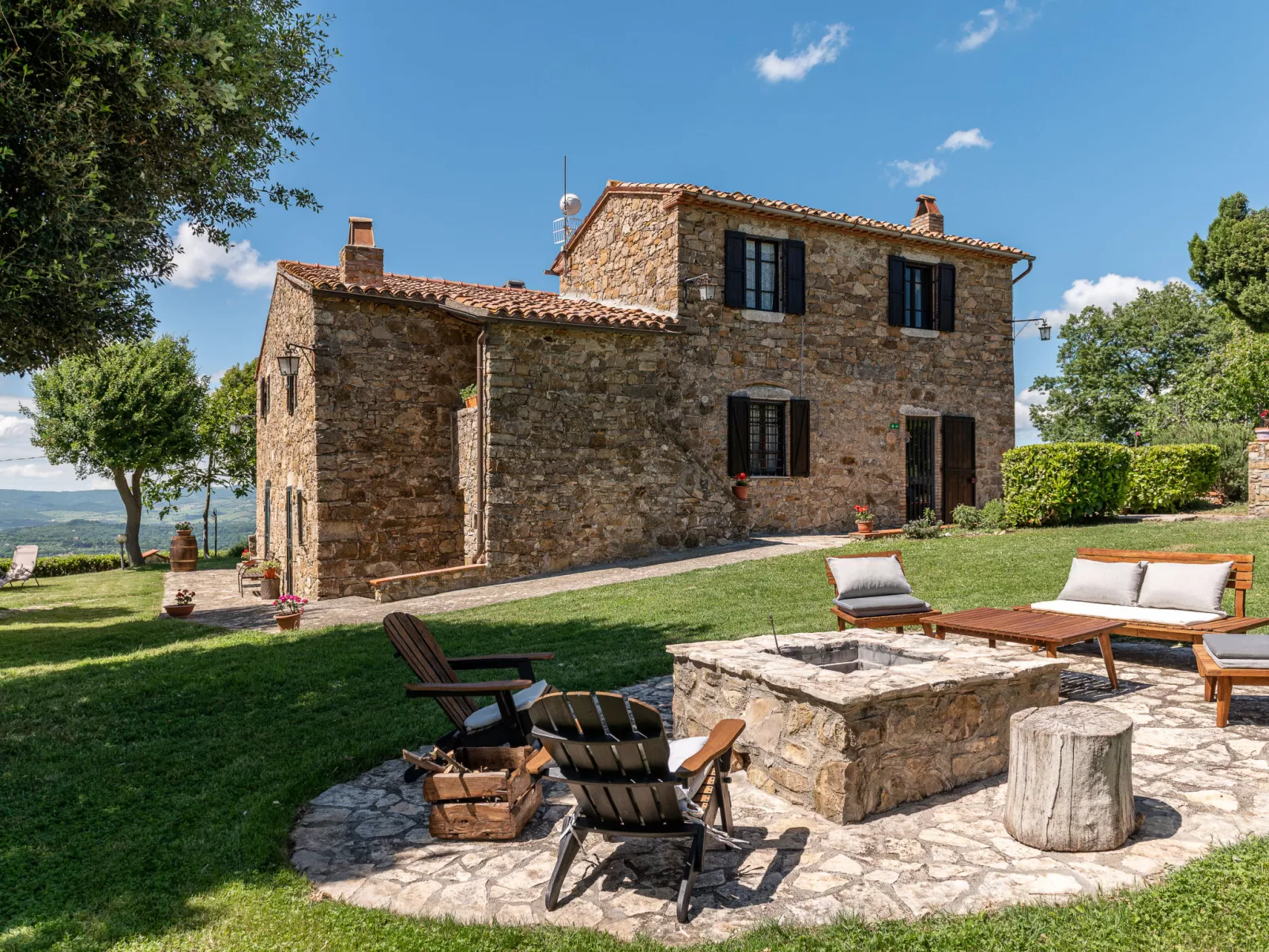 Montecavallo-Outside