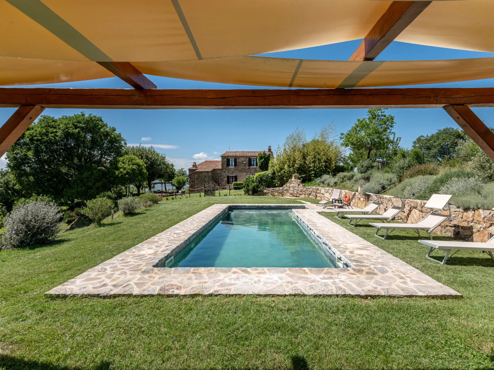 Montecavallo-Outside
