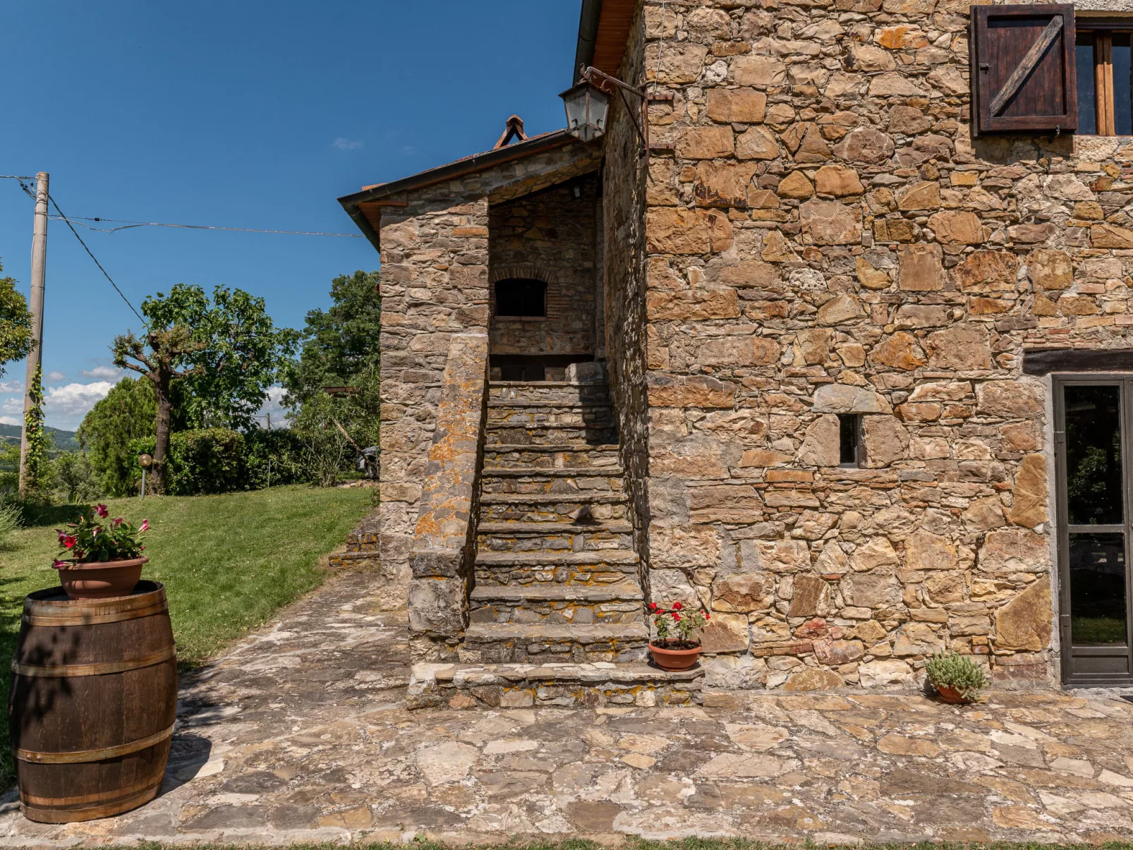 Montecavallo-Outside