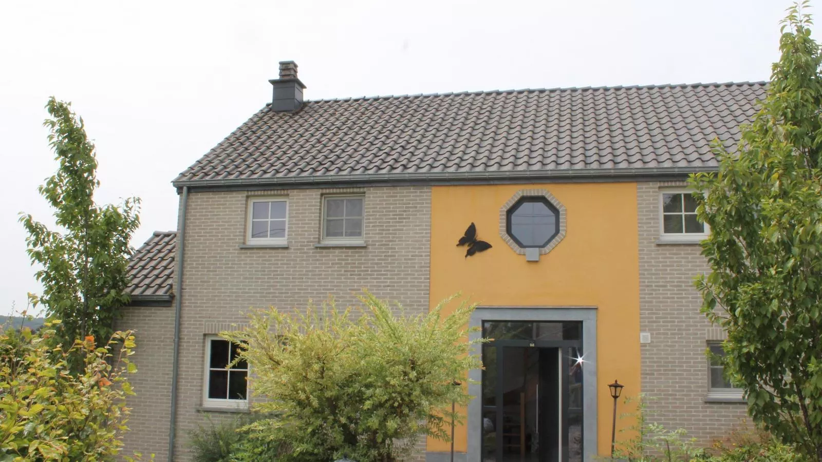 Residence Suprême-Exterior summer