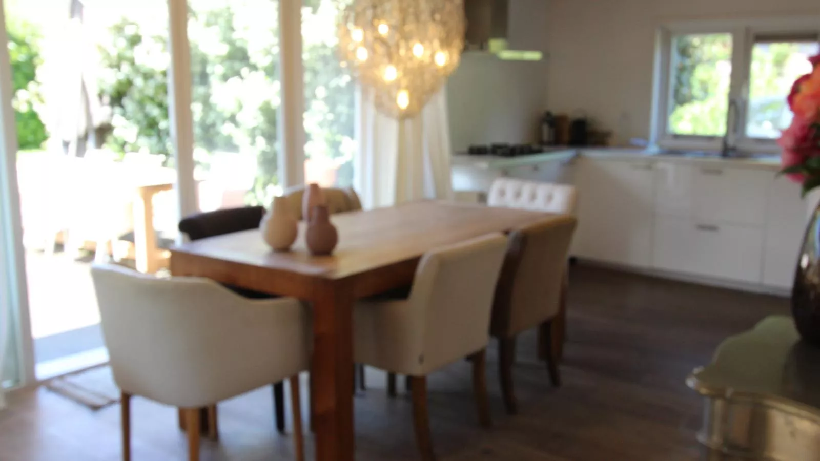 KareinLaDune-Dining room