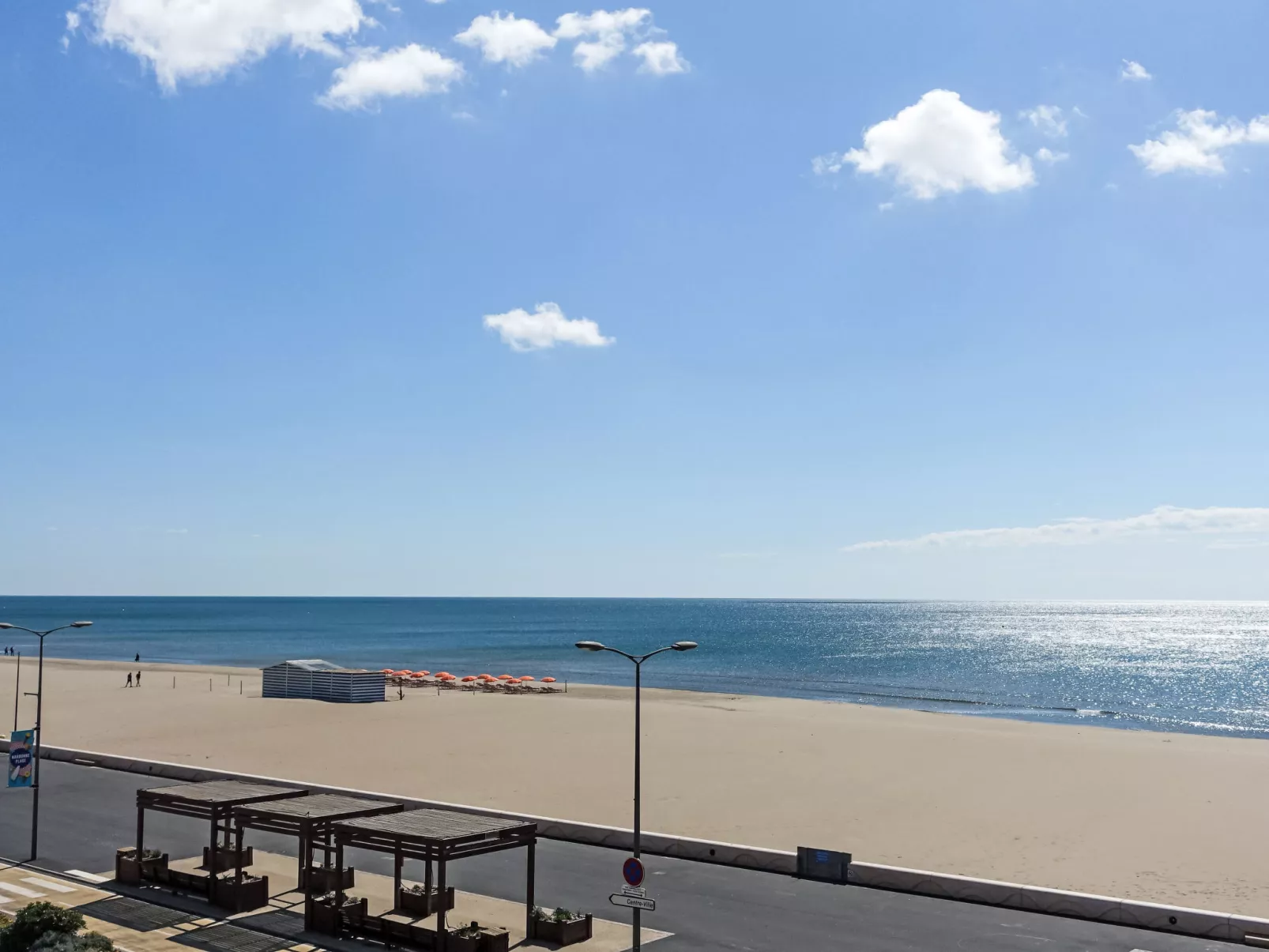 Les Romarins-Outside