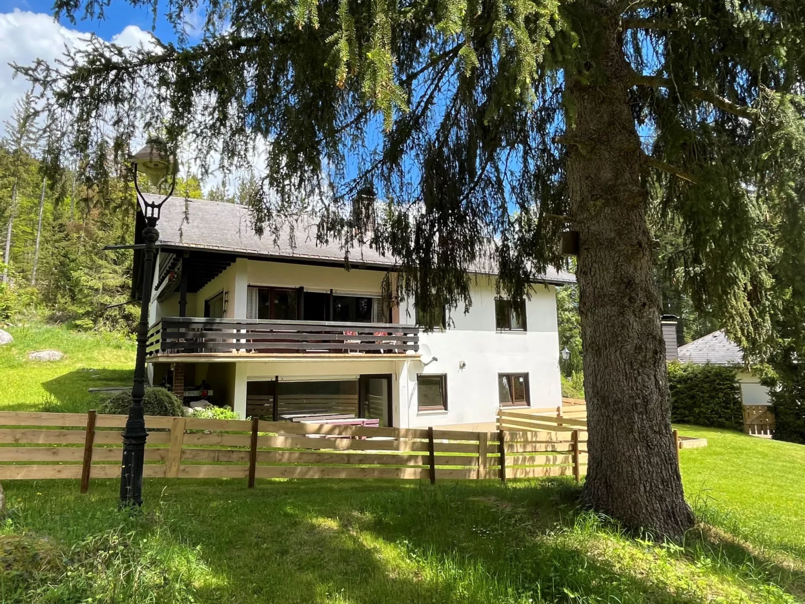 Habsberg-Outside