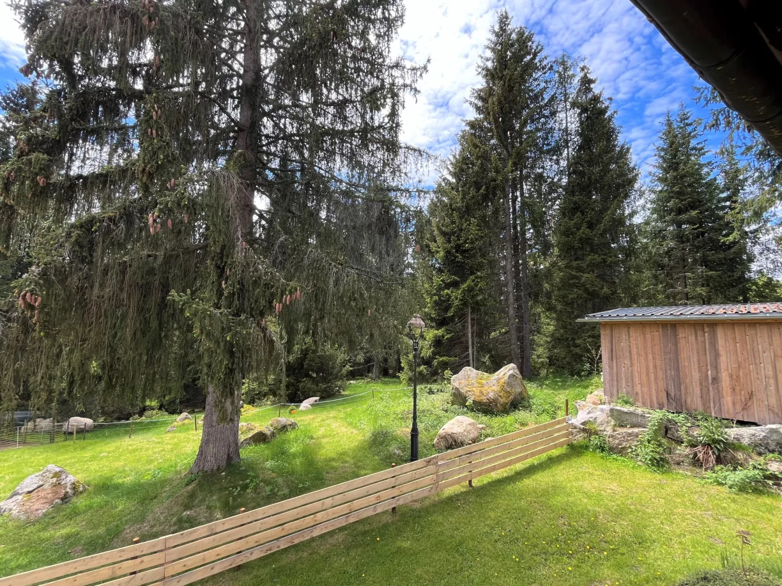 Habsberg-Outside