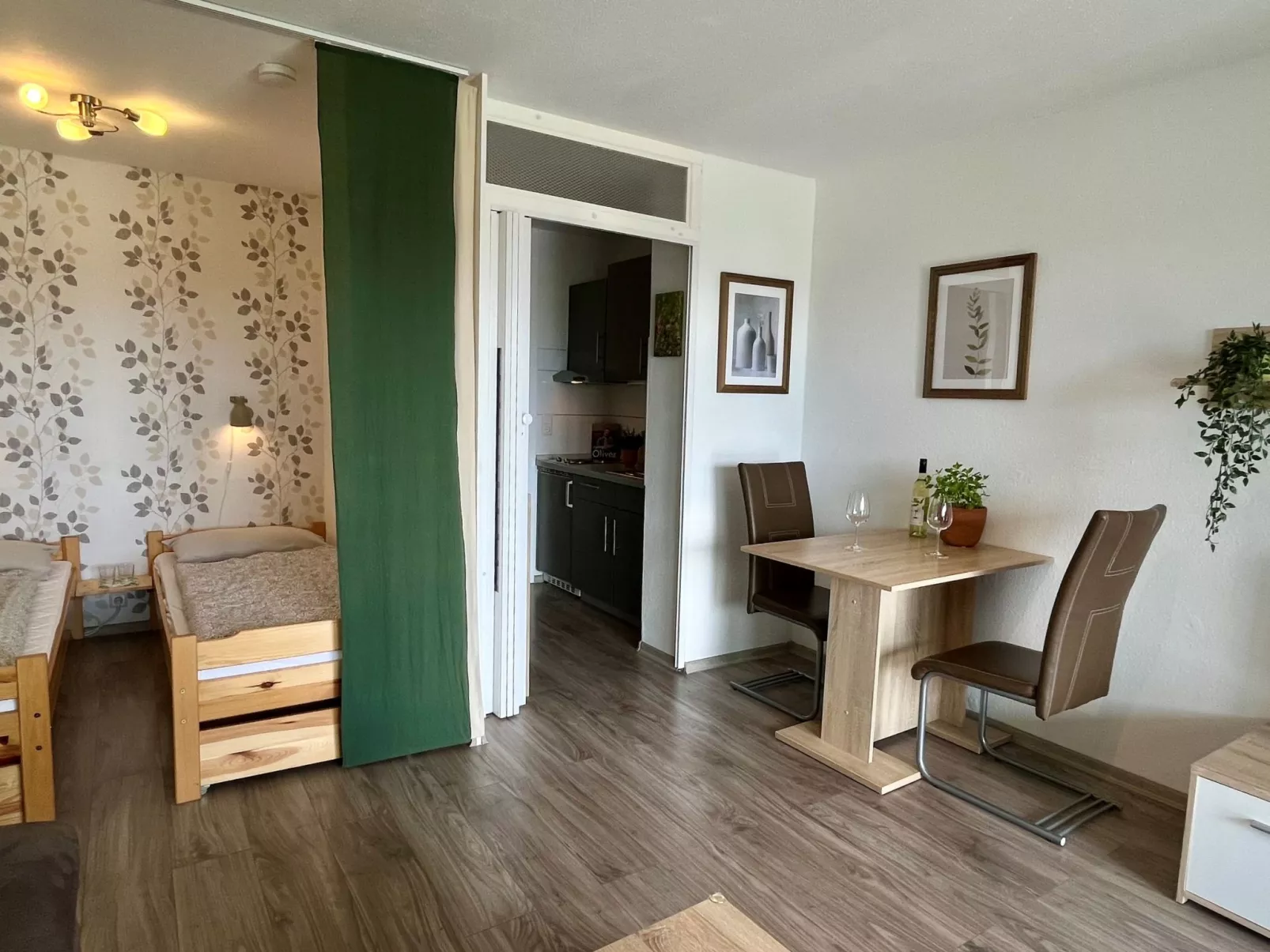 Wald und Wiese (B 94)-Inside