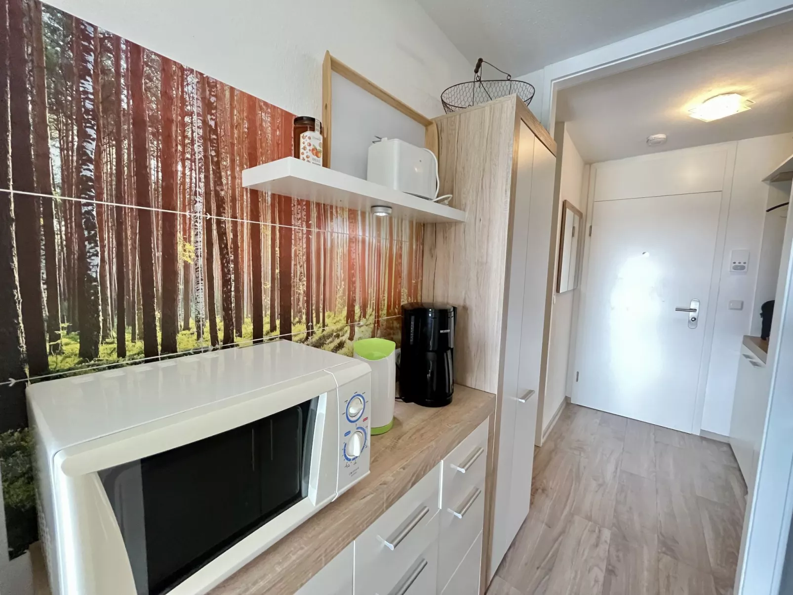 Wald und Wiese (B 94)-Inside