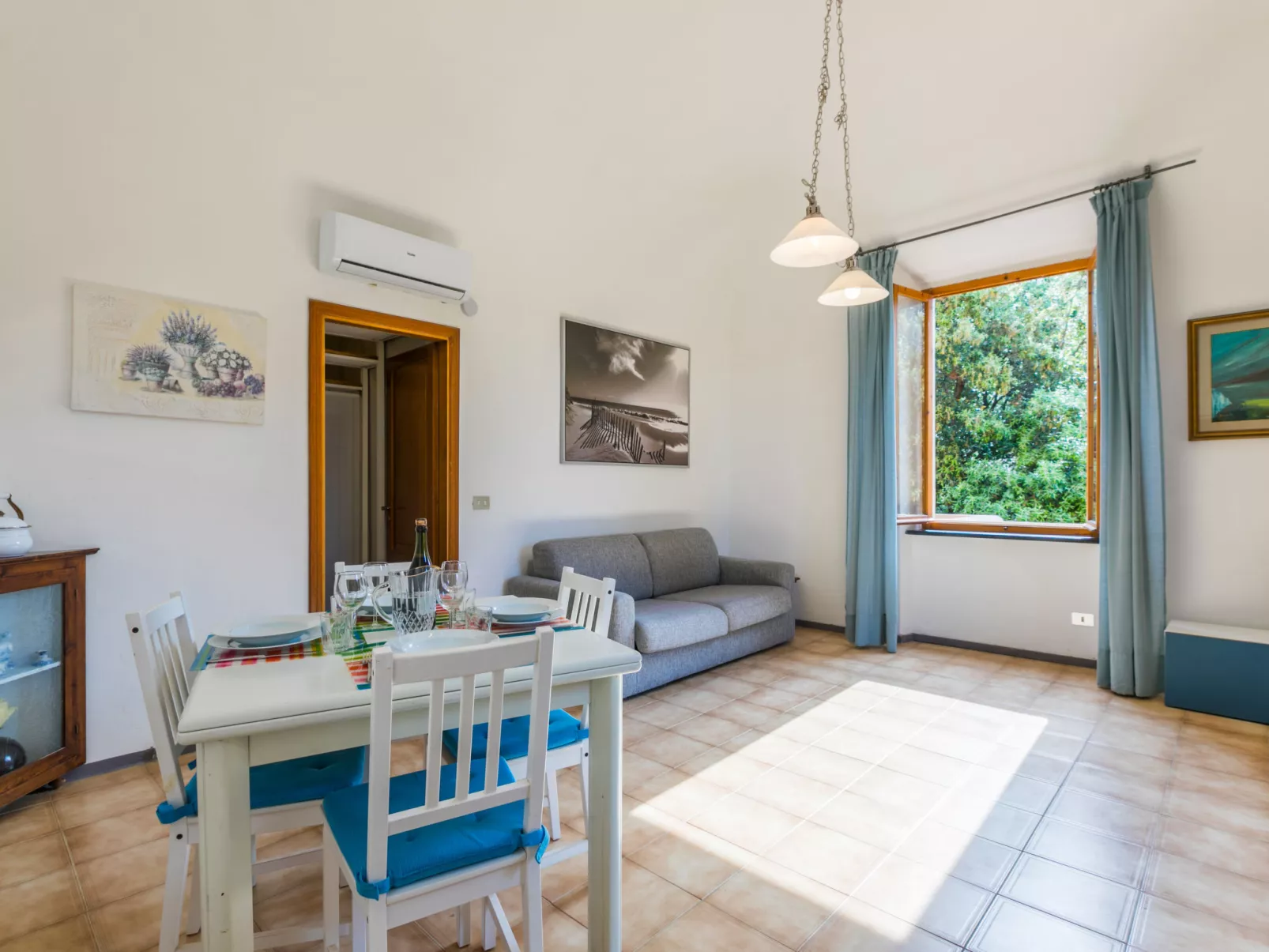 Beach home-Inside
