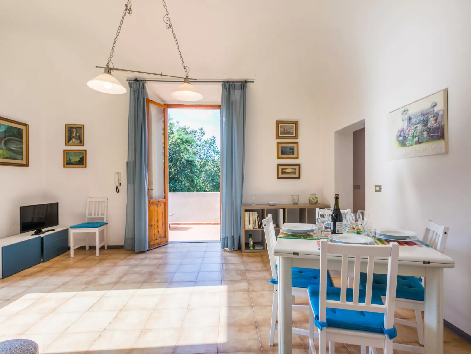 Beach home-Inside