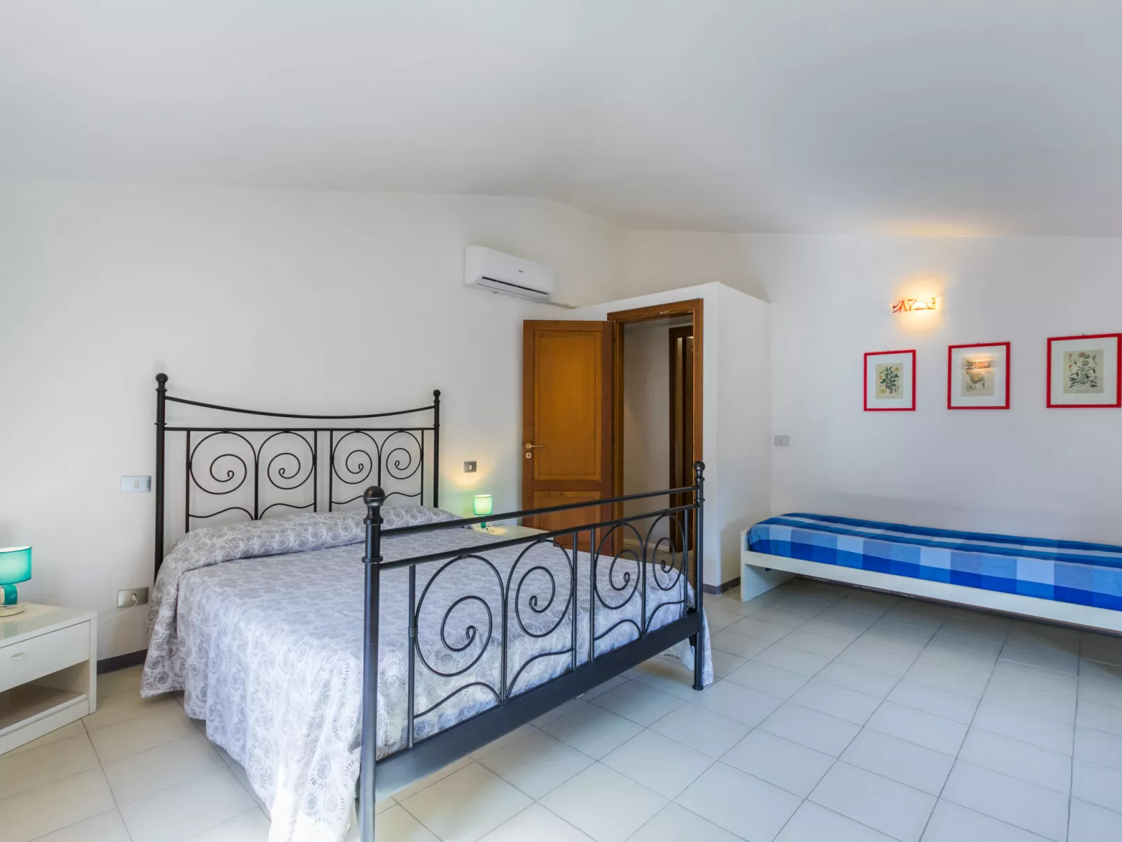 Beach home-Inside
