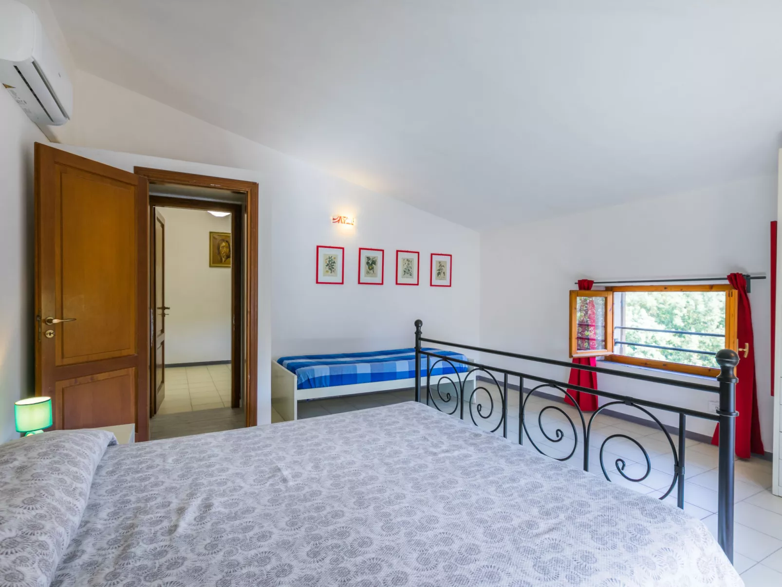 Beach home-Inside