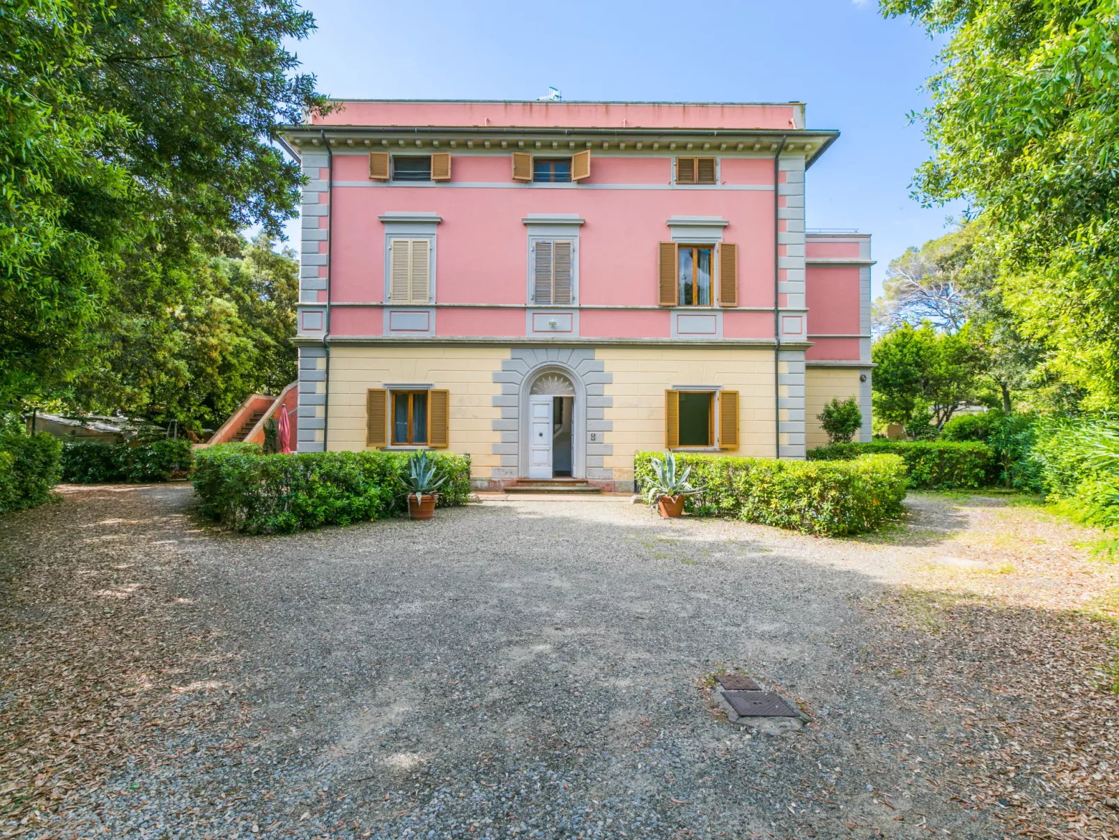 Beach home-Outside