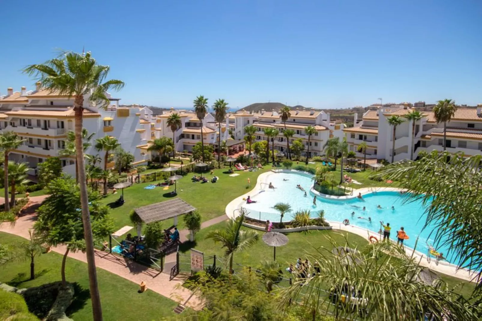 Calanova-Exterior summer