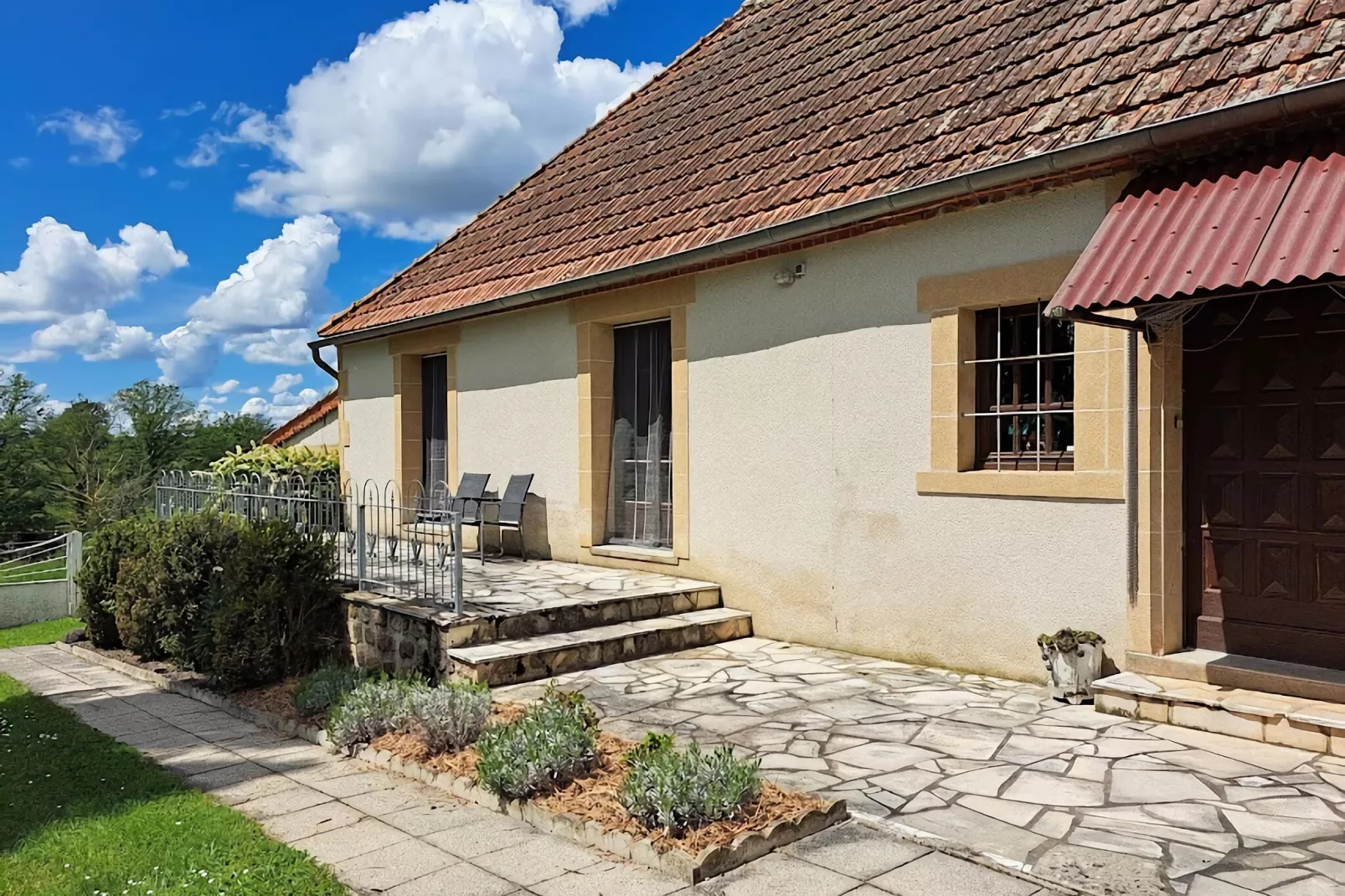 Maison de vacances -   VIEURE-Terrace balcony