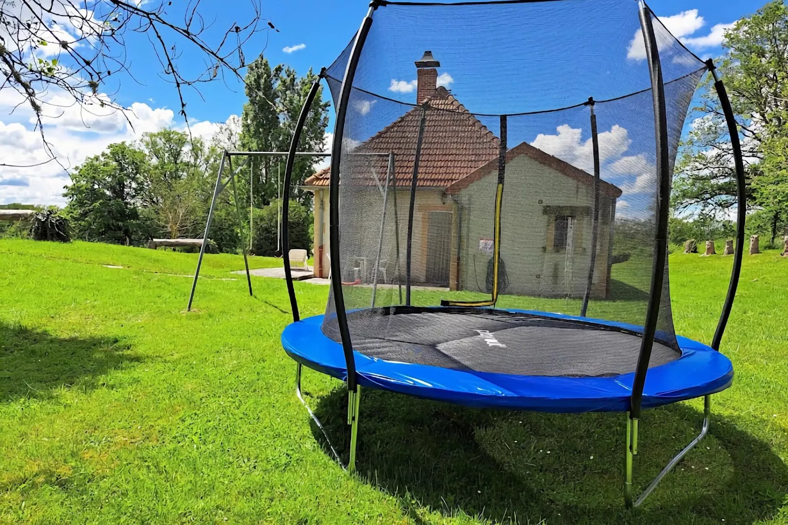 Maison de vacances -   VIEURE-Gardens summer