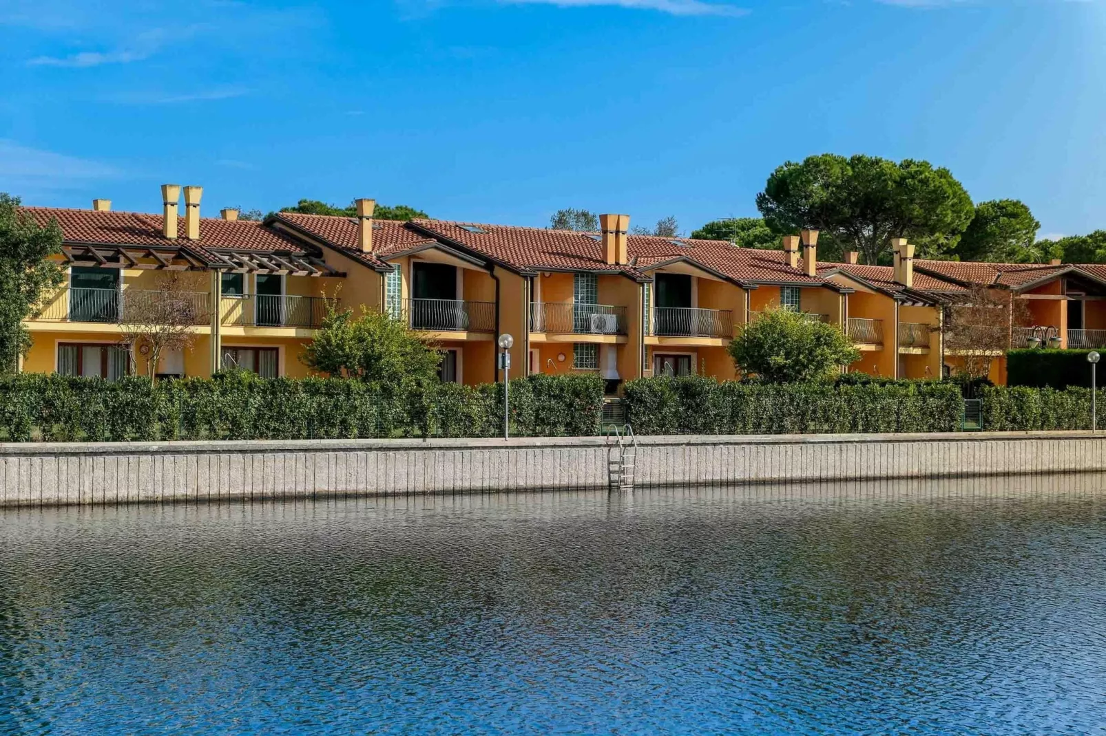 Village Albarella Trilo S3-Außenbereich Sommer