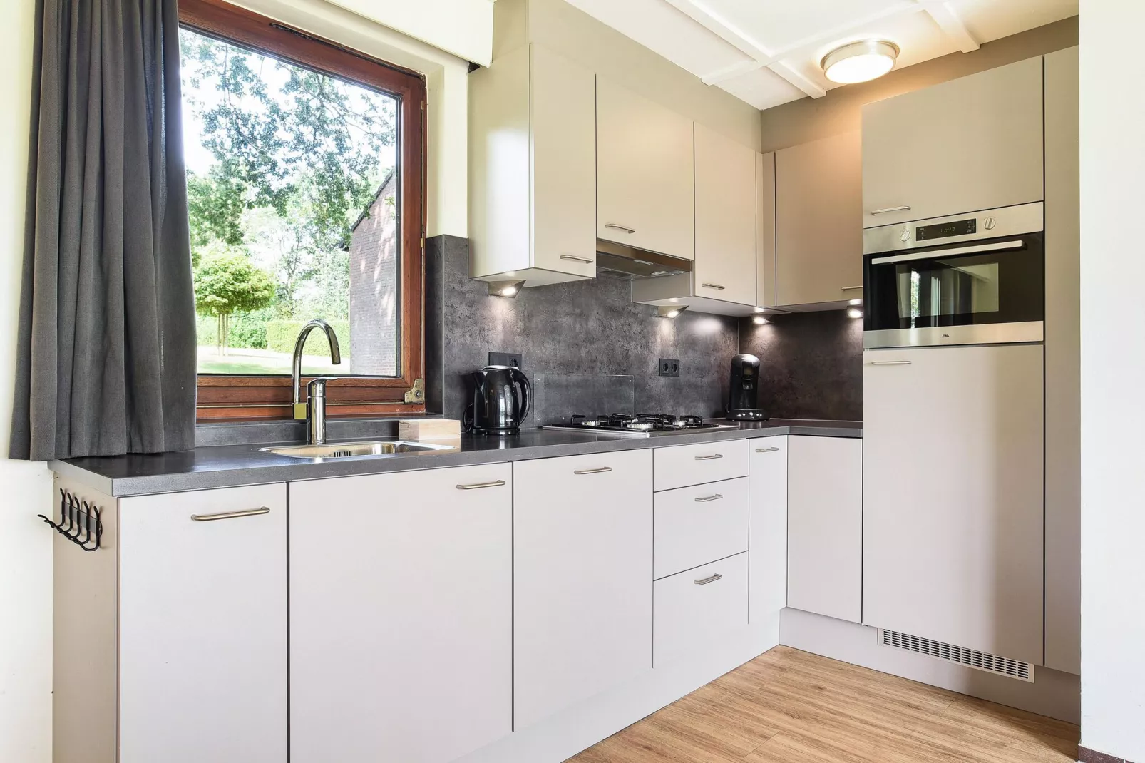 Vakantiepark Reevallis 6-Kitchen