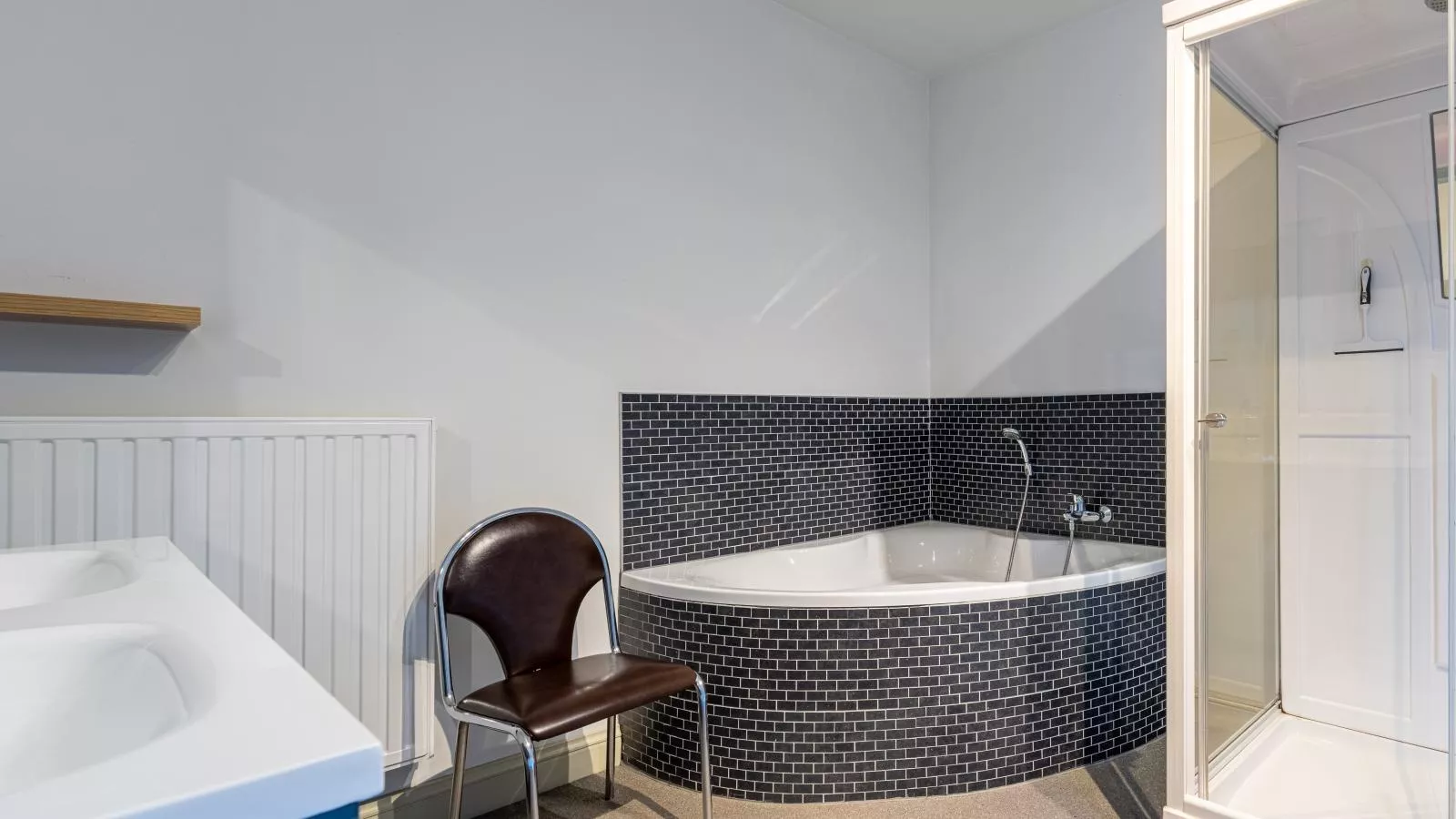 Secretarishuis-Bathroom