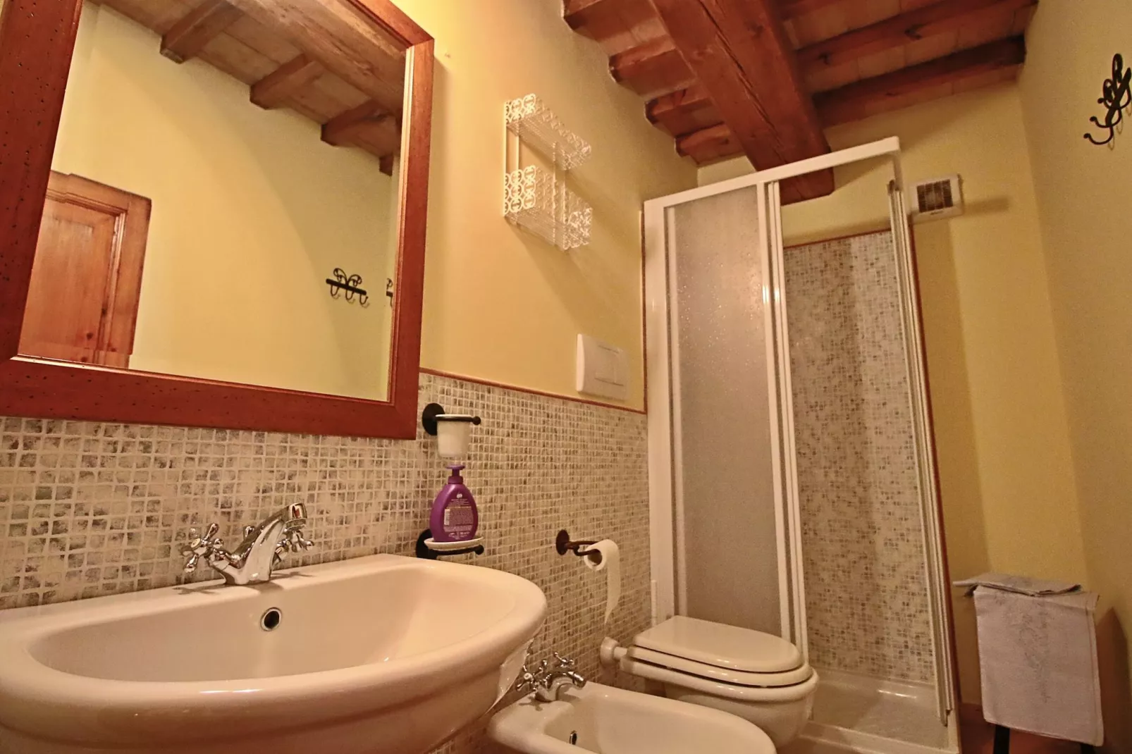 Casa Lella-Bathroom
