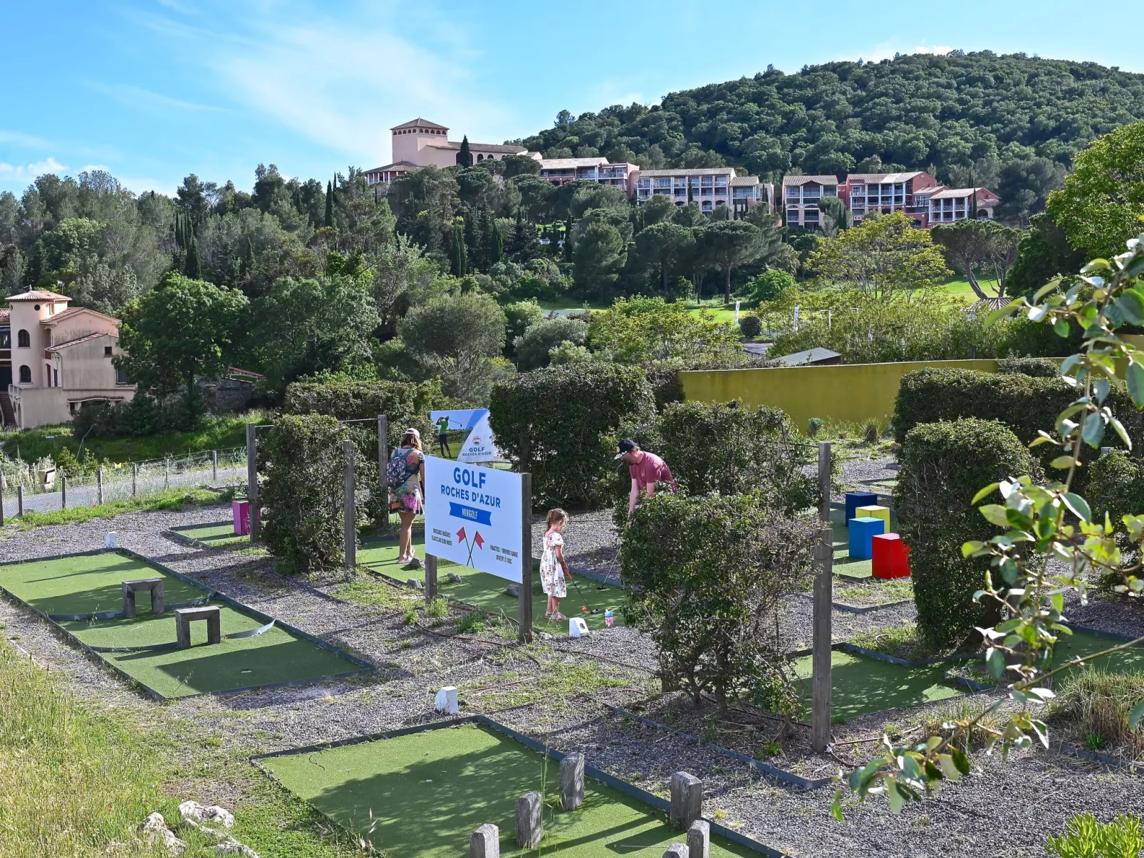 Les Bastides (O4 023)-Dehors