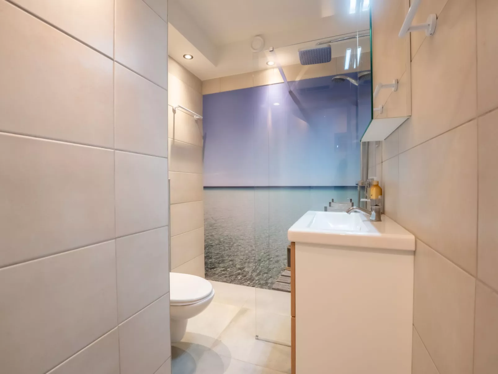 Pacific with parking and sea view-Inside