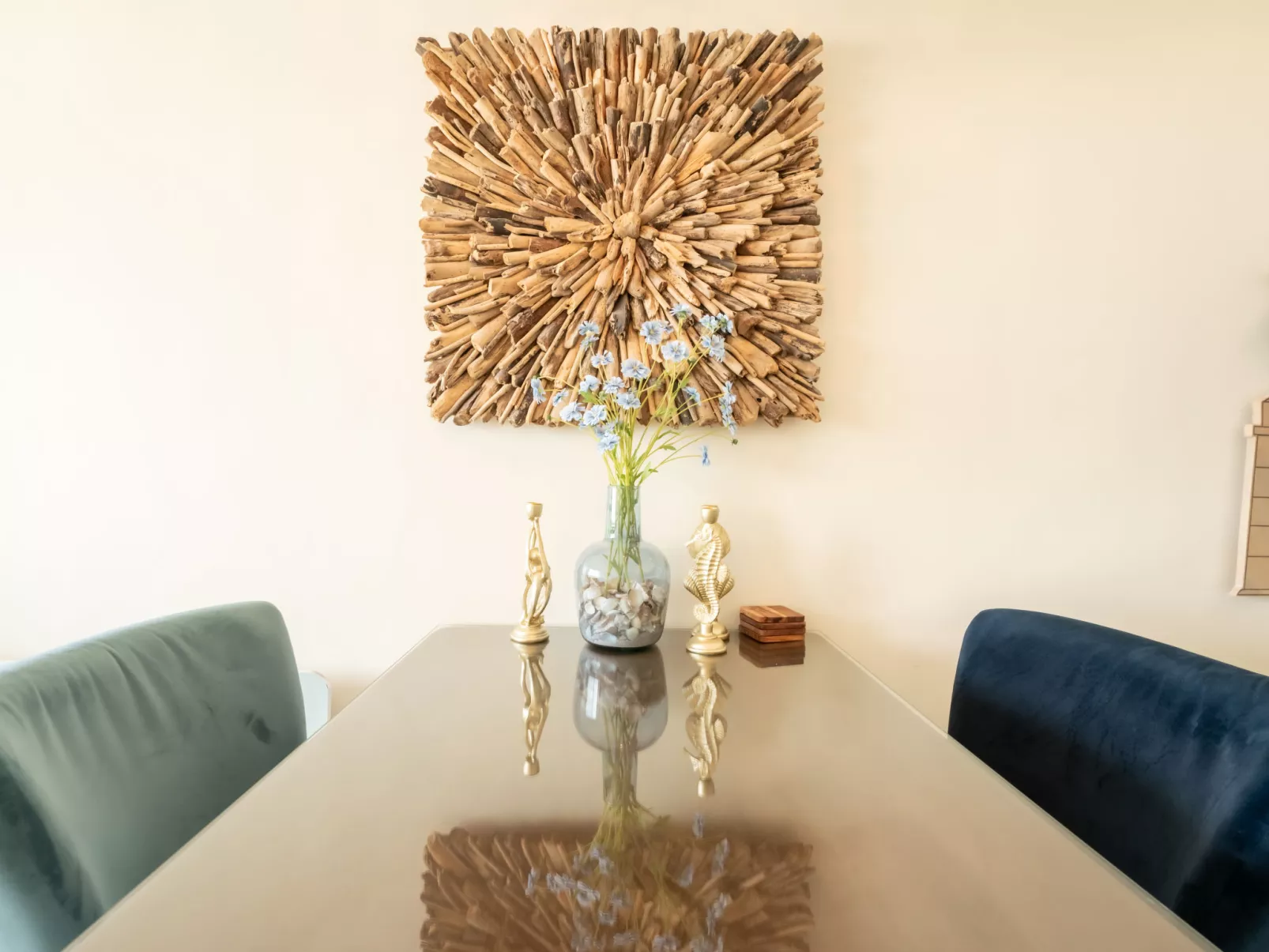 Pacific with parking and sea view-Inside