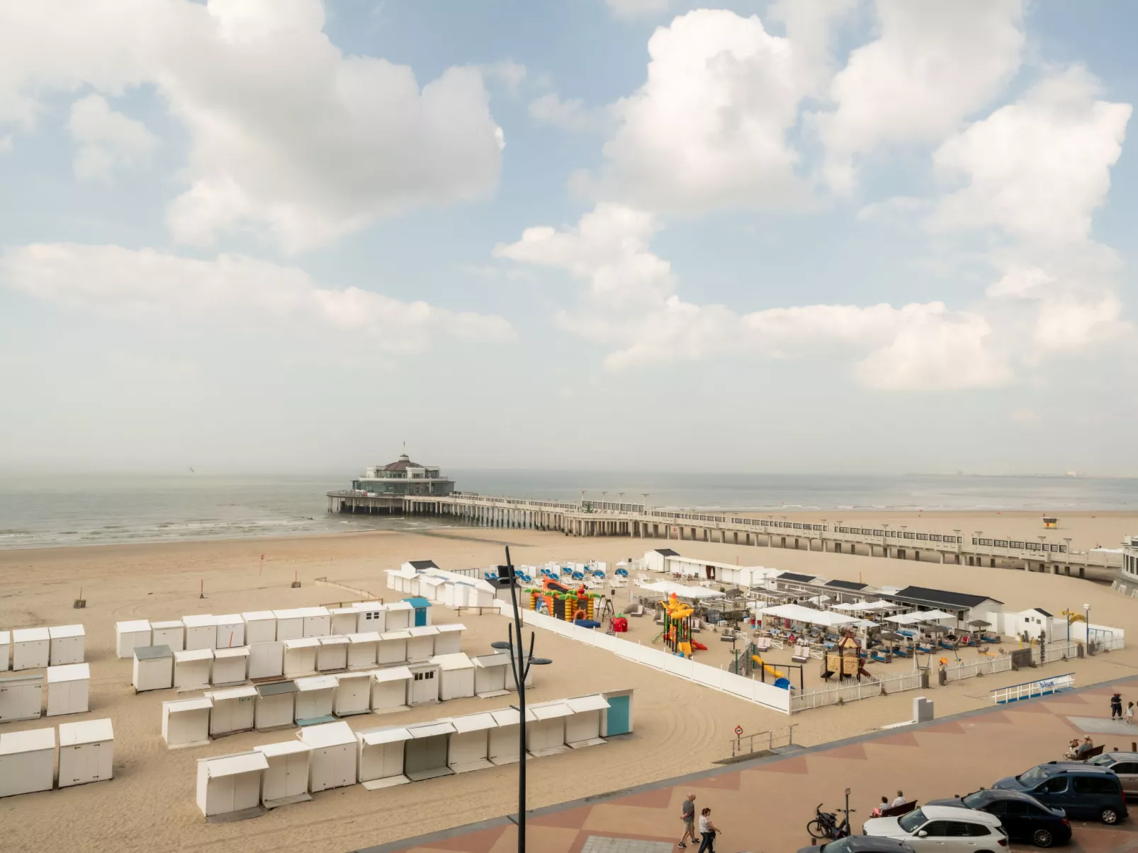 Pacific with parking and sea view-Outside