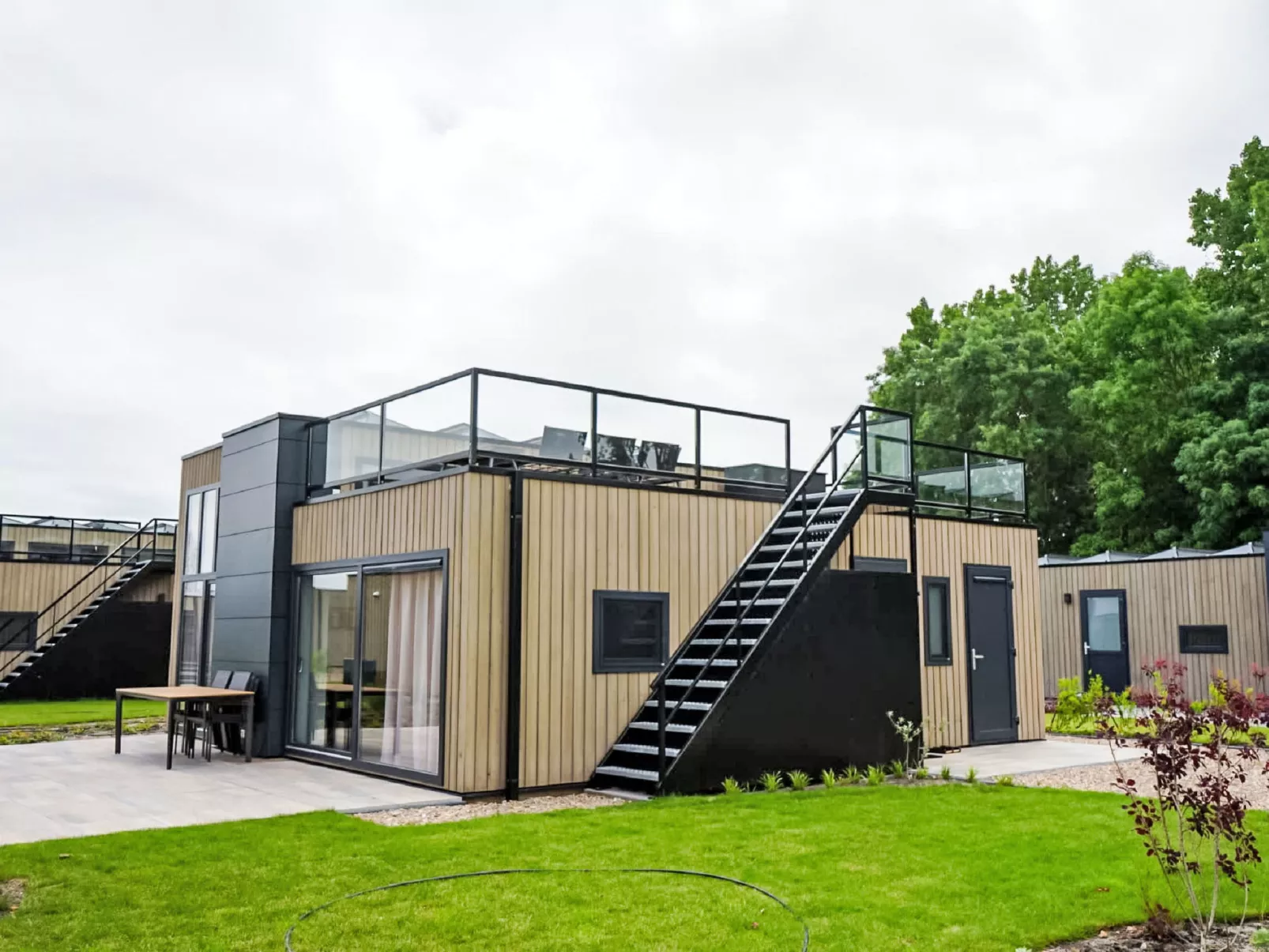 Lodgetent 5-Outside