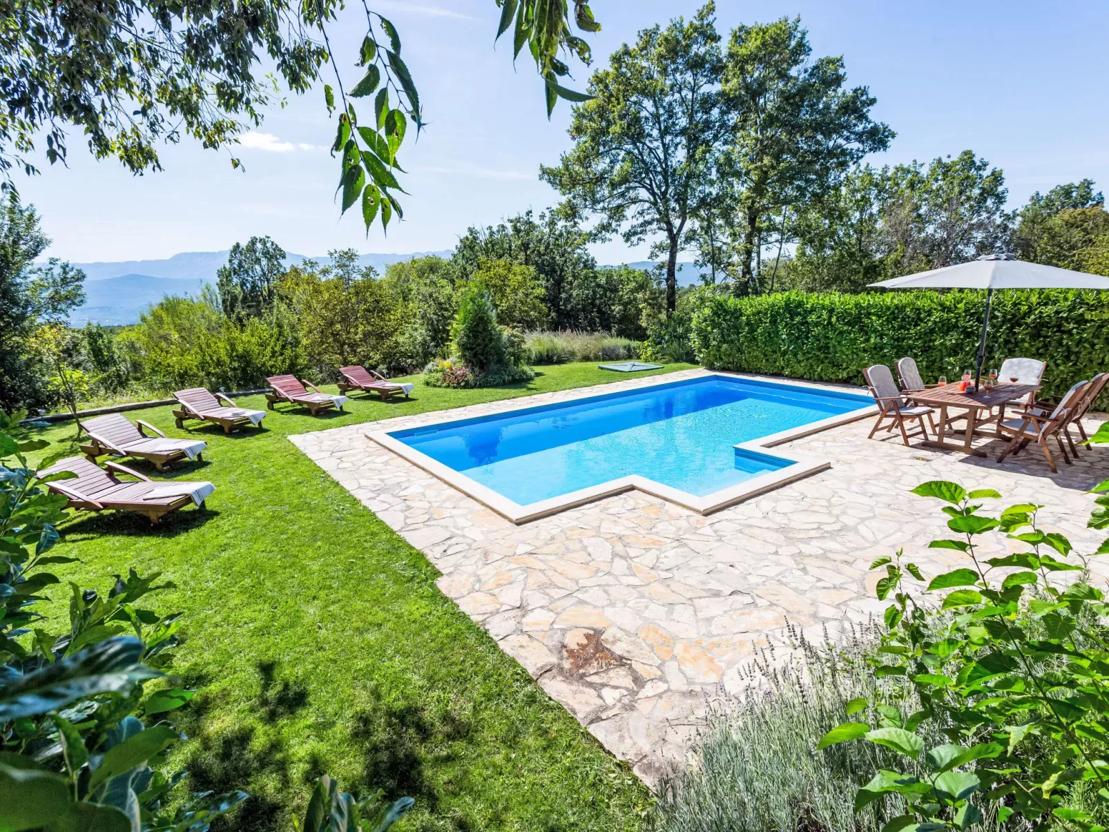 Vila Milančić-Outside