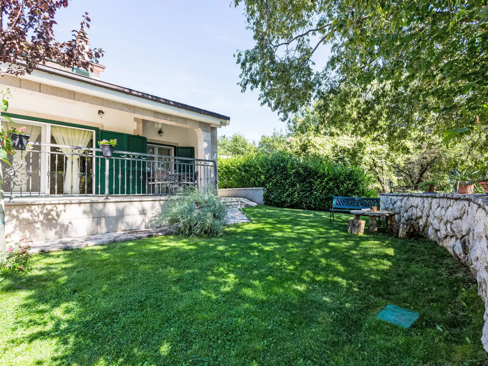 Vila Milančić-Outside