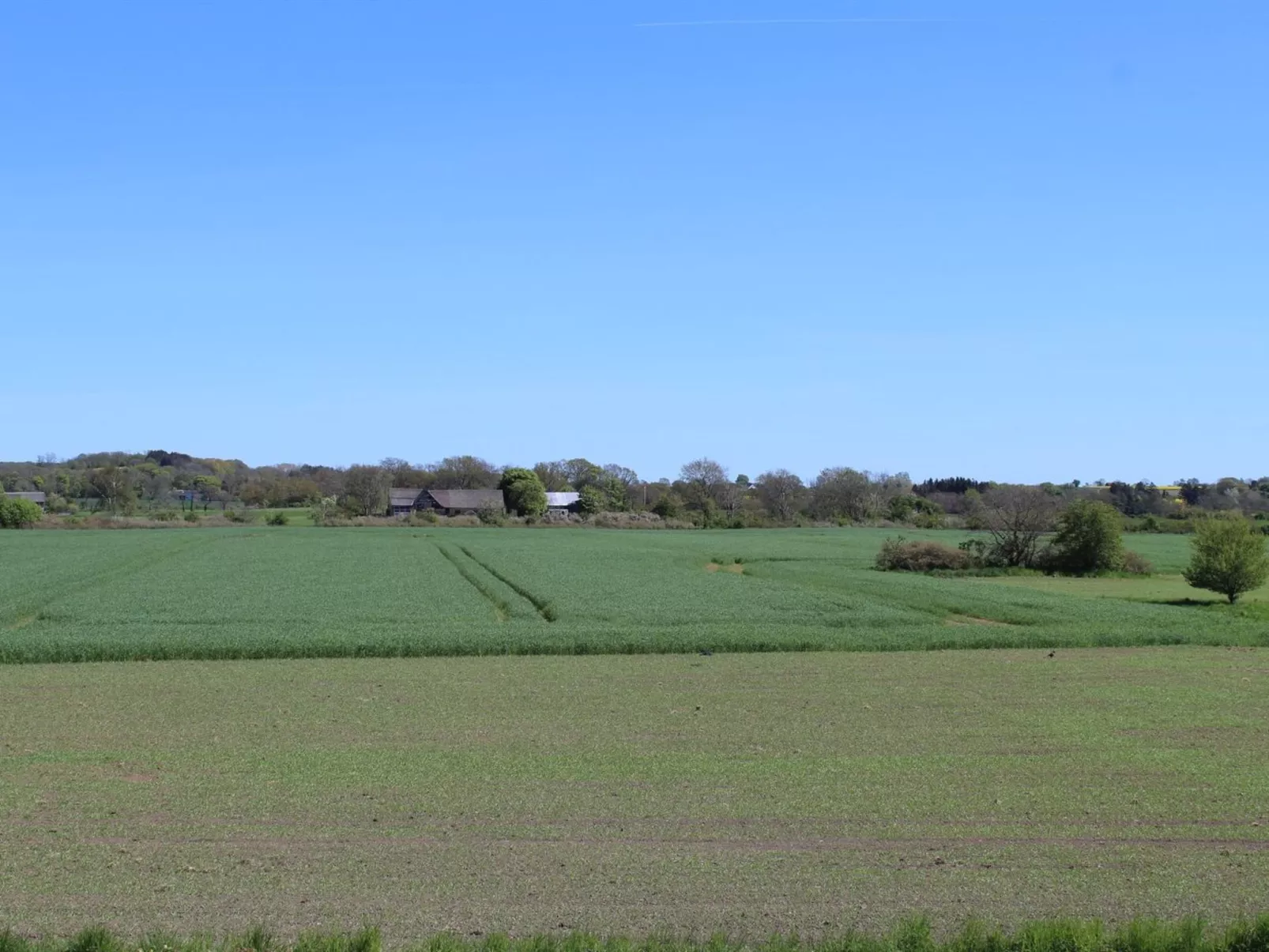"Adrienne" - 6.4km from the sea-Outside