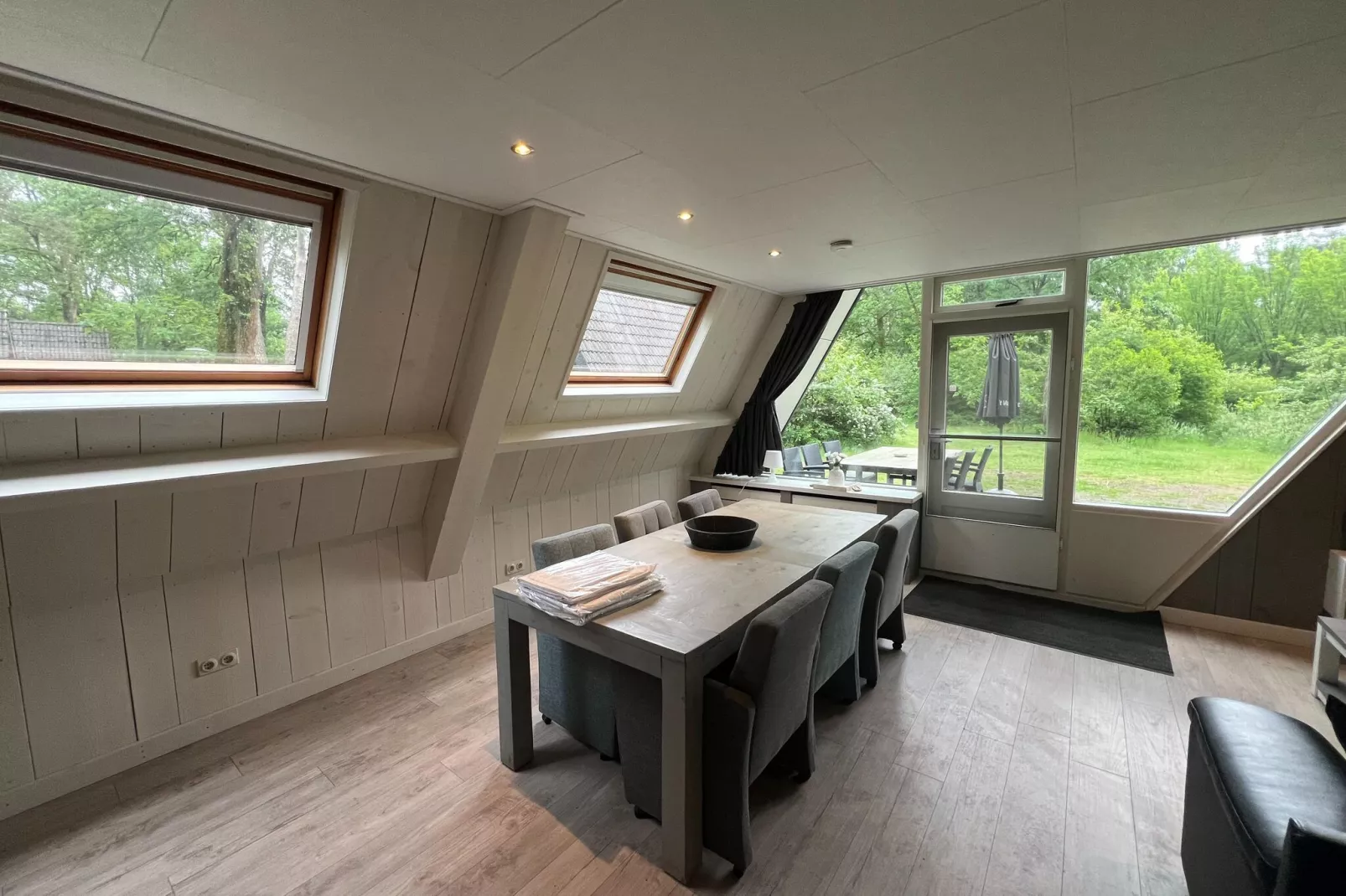 Combi bungalow Vosseven 84 & 85-Dining room