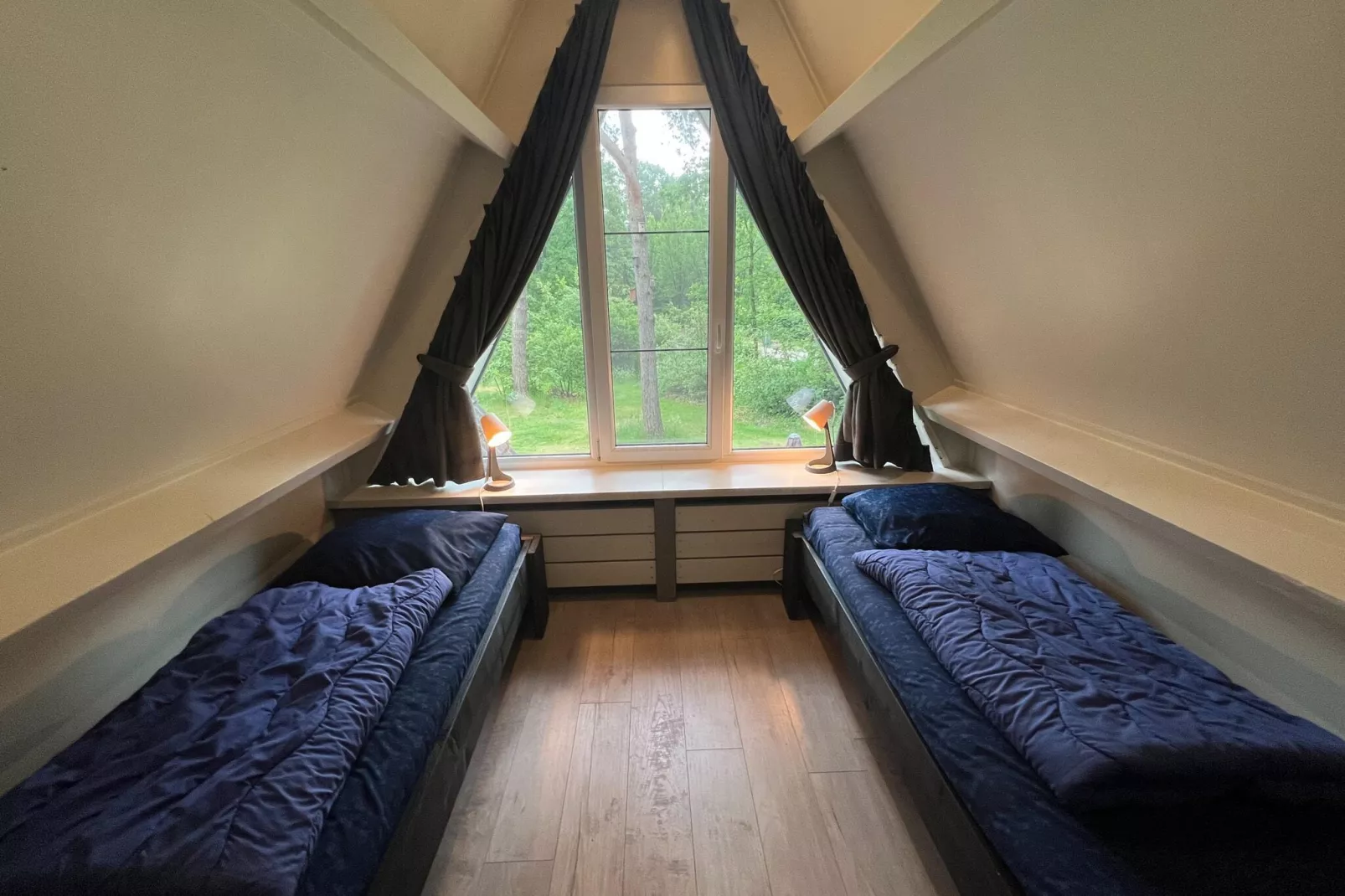 Combi bungalow Vosseven 84 & 85-Bedroom