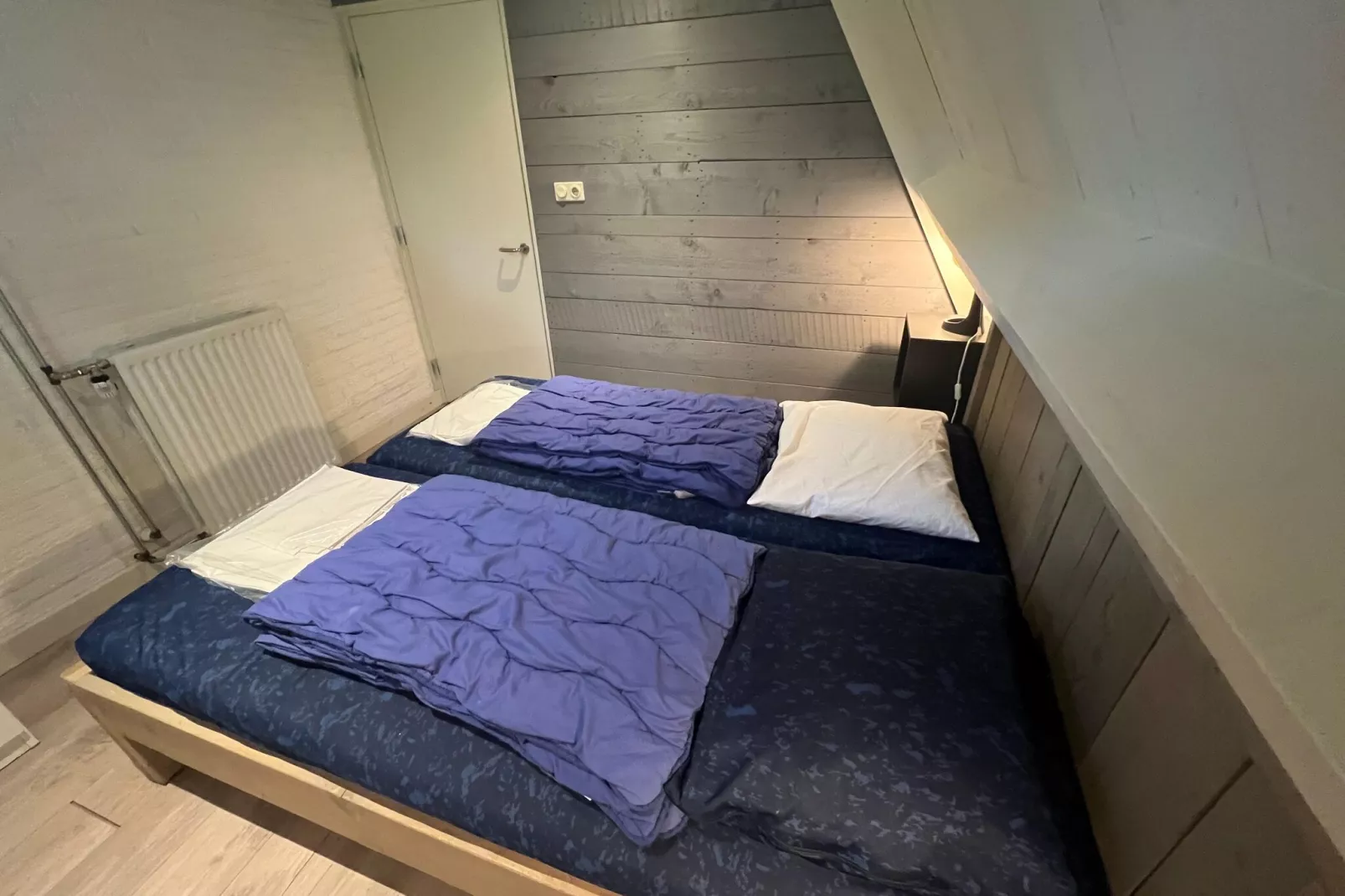 Combi bungalow Vosseven 84 & 85-Bedroom