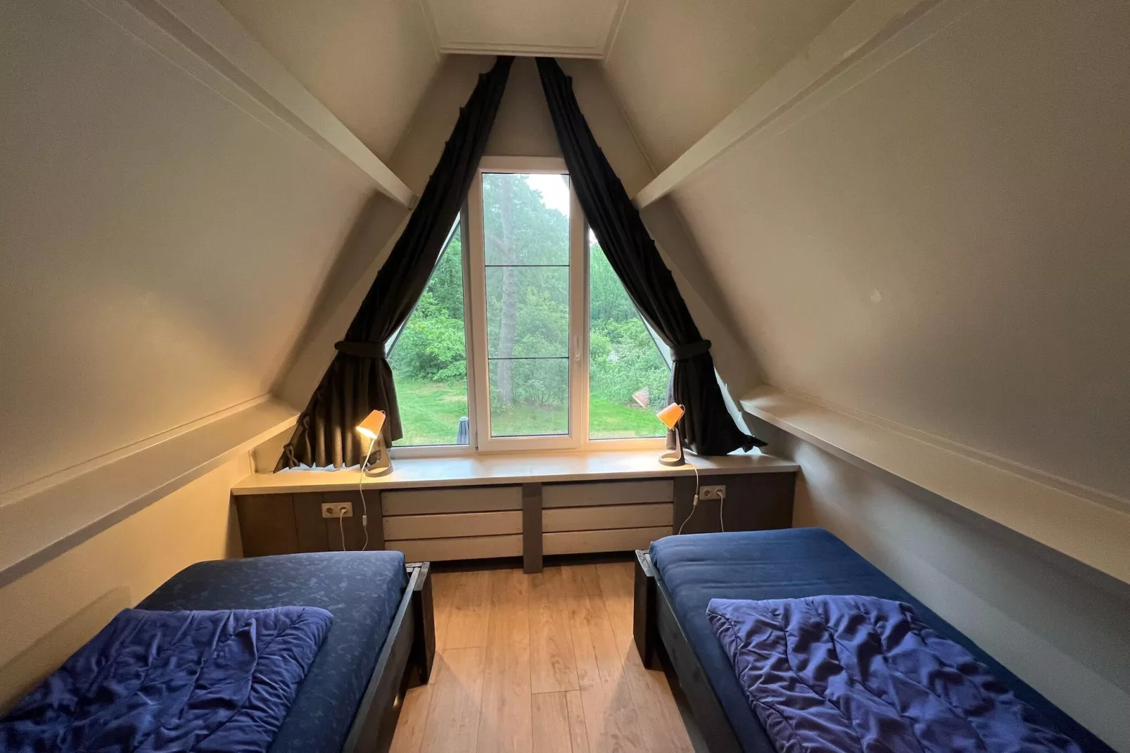Combi bungalow Vosseven 84 & 85-Bedroom