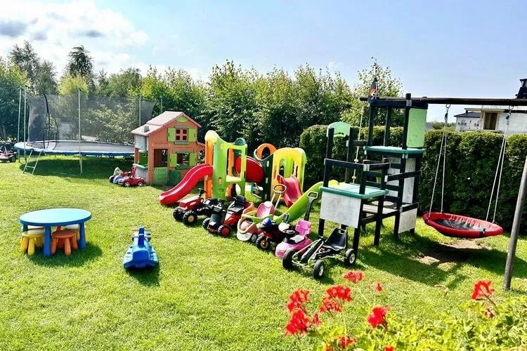 Domek STANDARD dla 4 osób Sarbinowo-Gardens summer