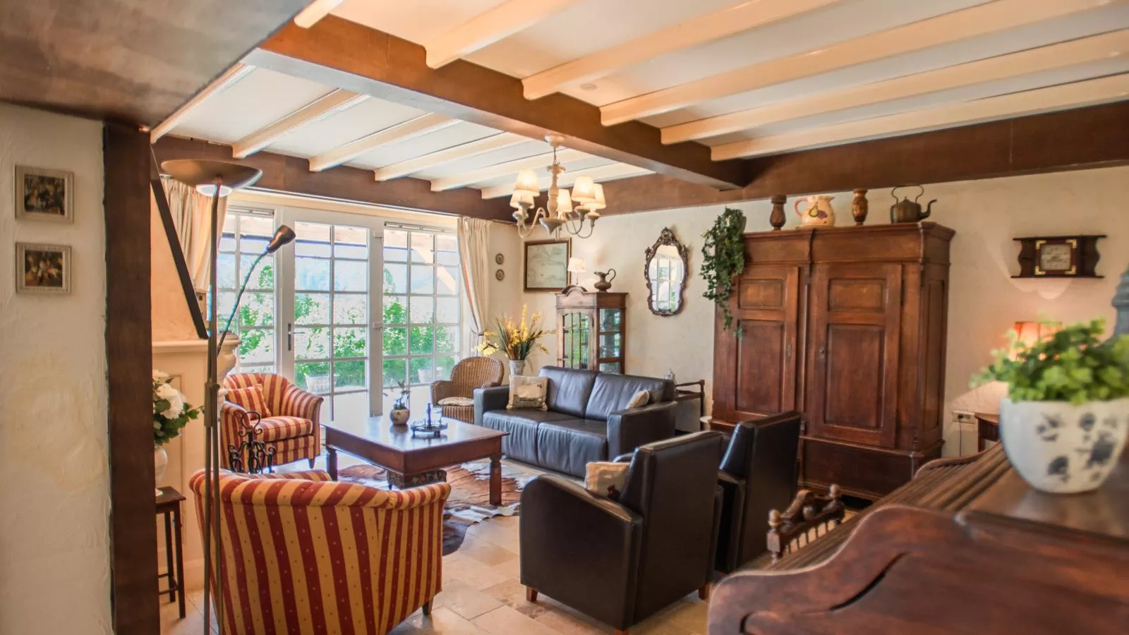 Villa Dorade-Living room