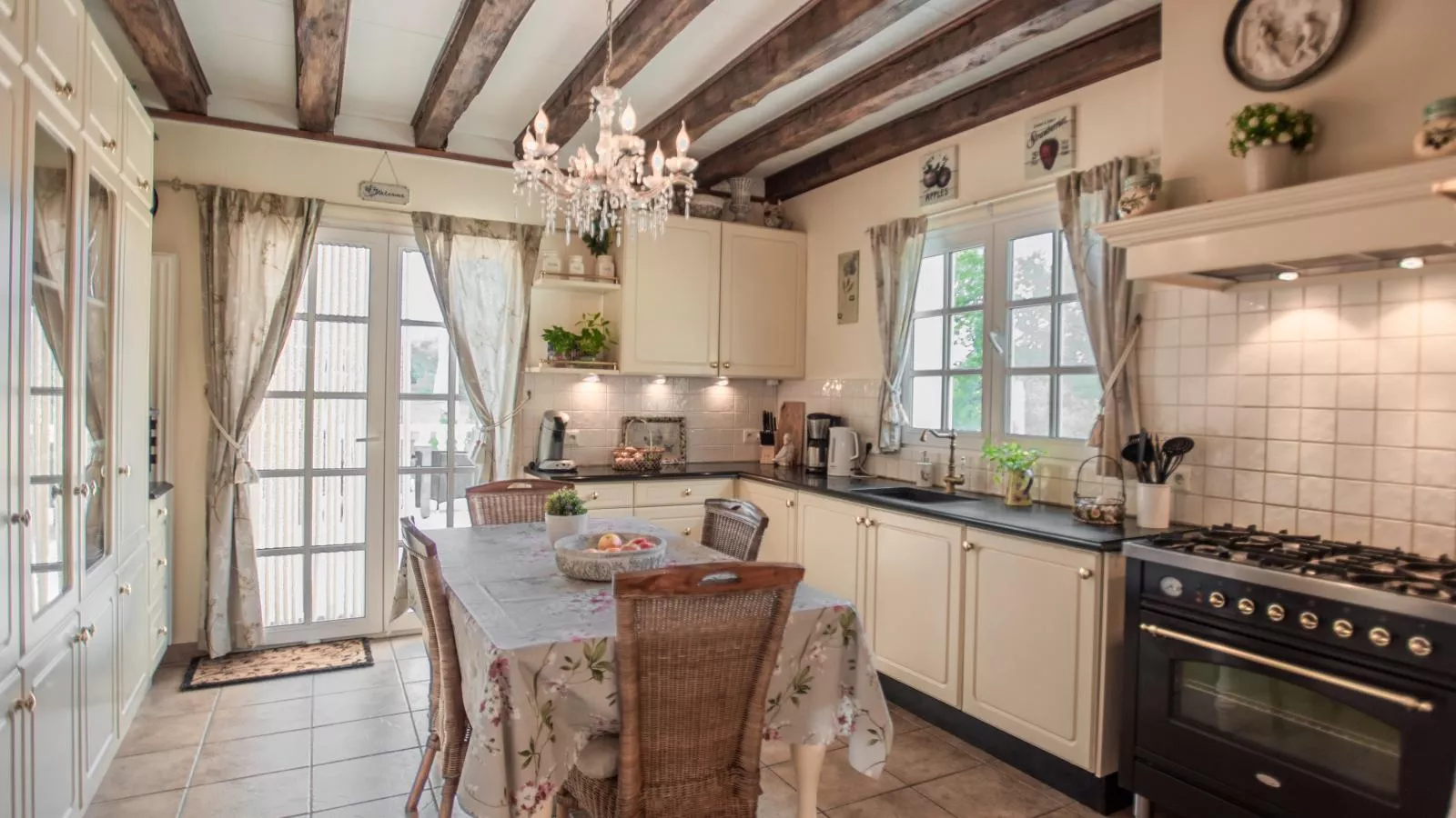 Villa Dorade-Kitchen