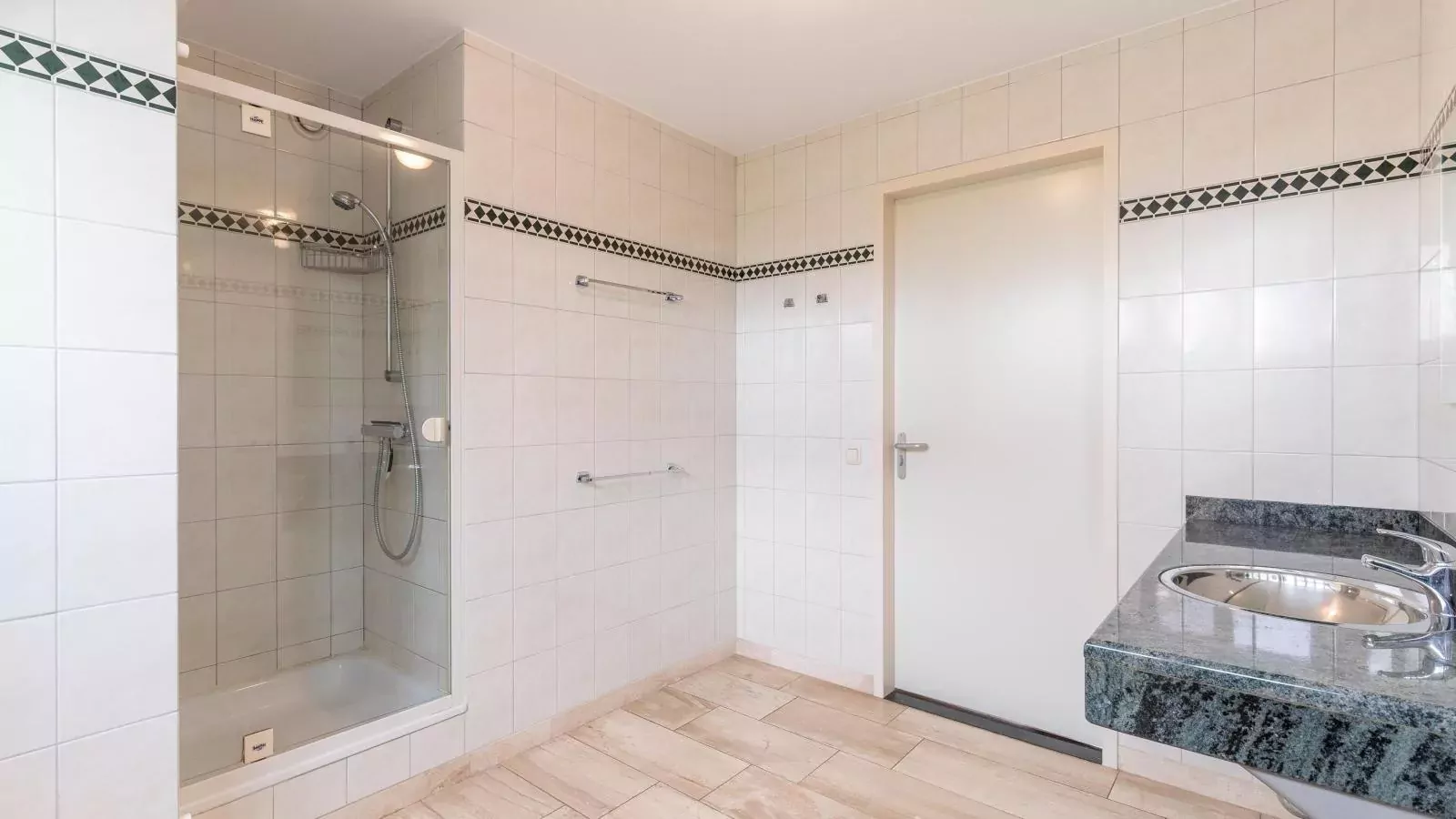 Lionshuis-Bathroom
