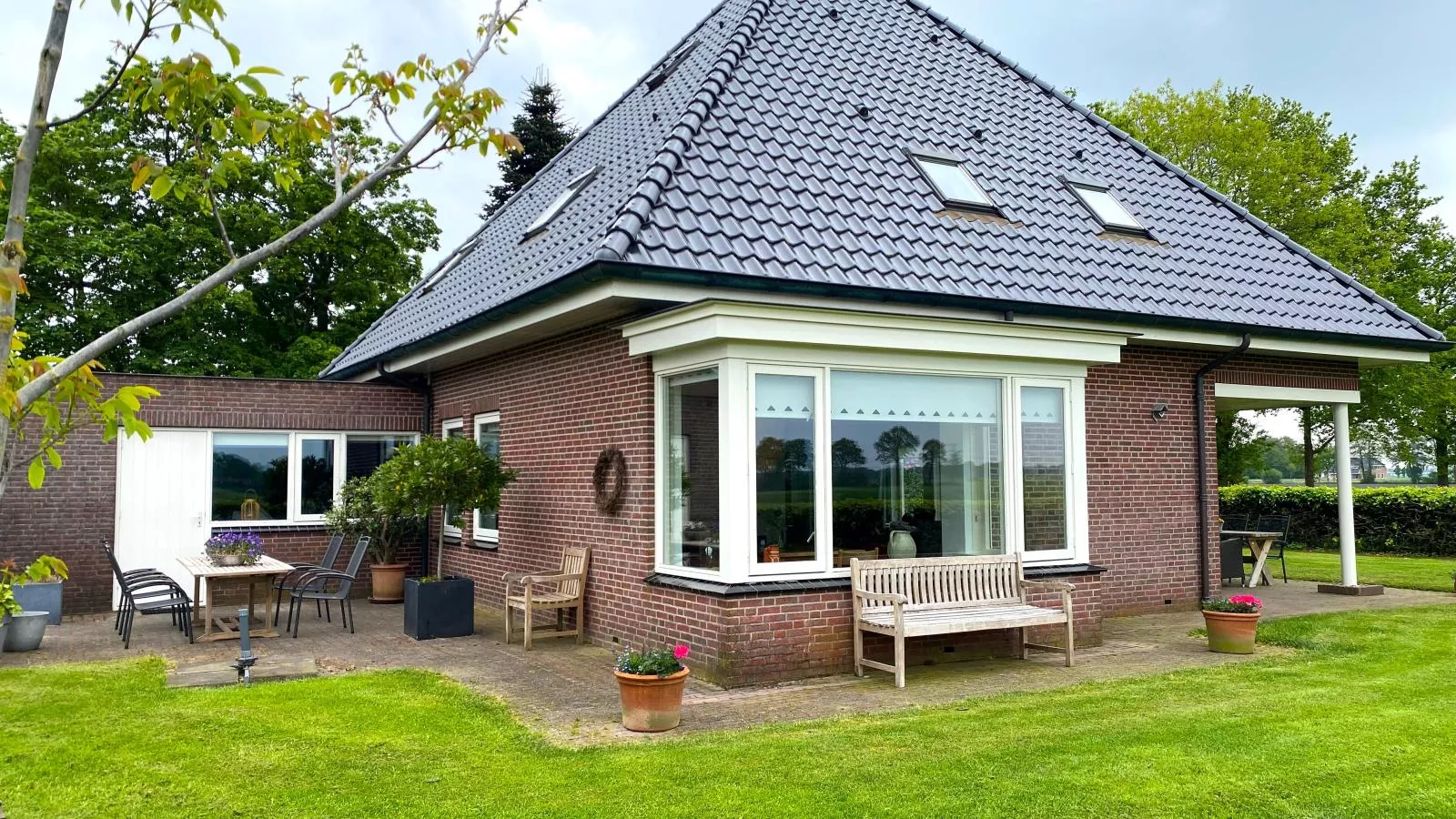 De Kolonie-Exterior summer