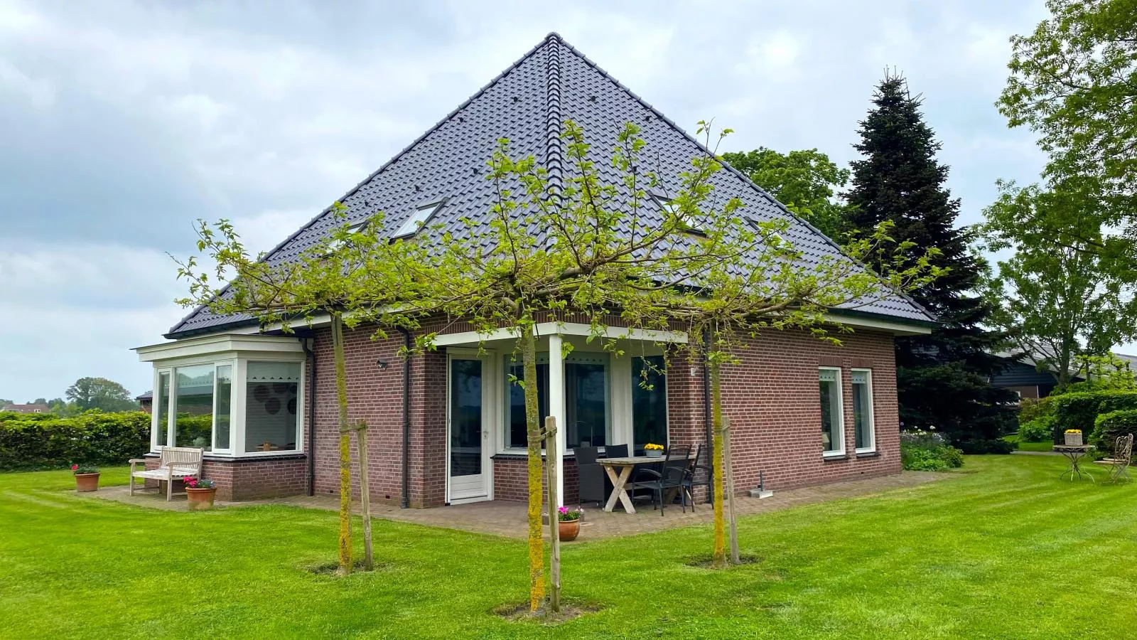 De Kolonie-Exterior summer