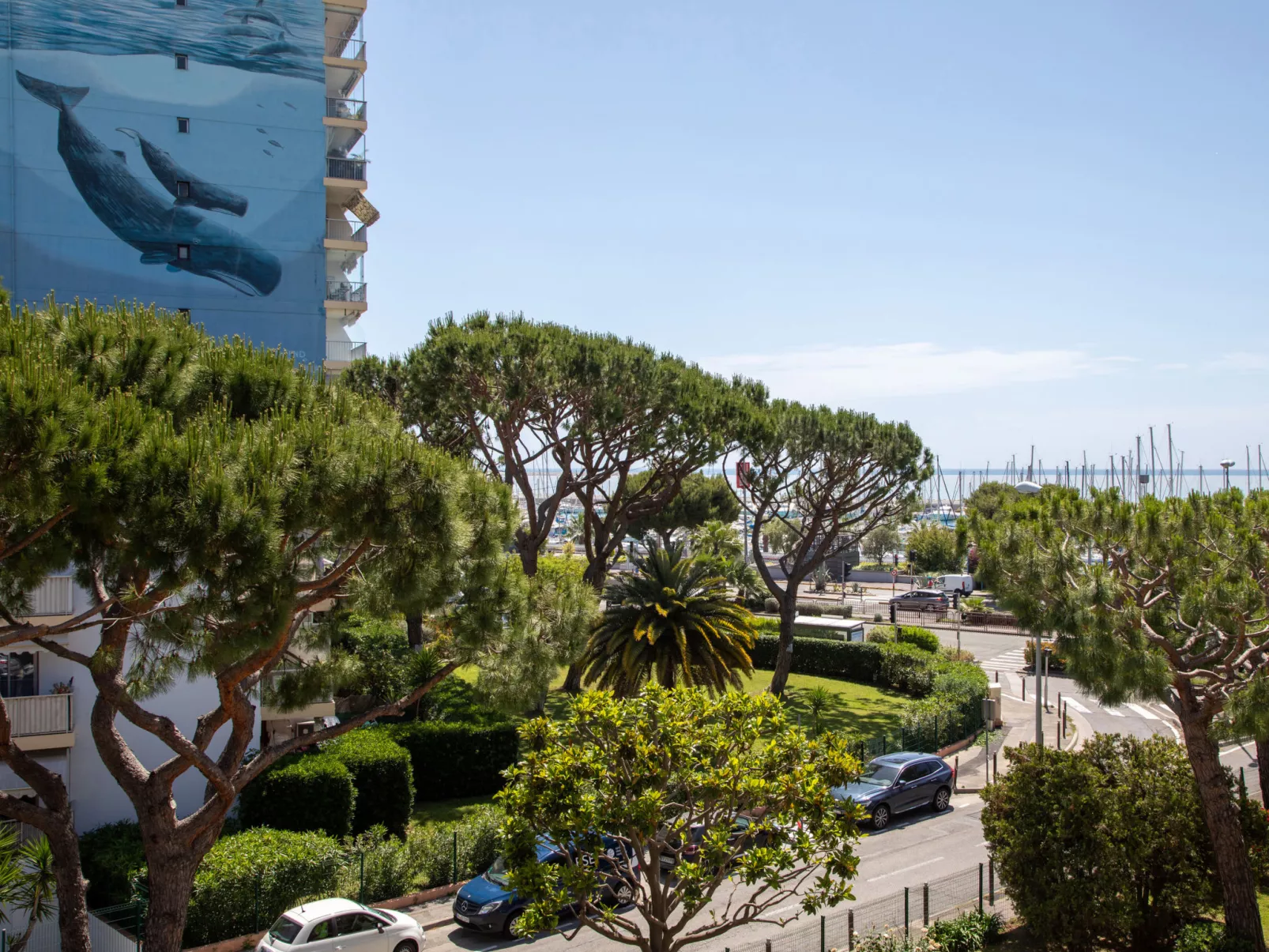 Le ponant-Outside