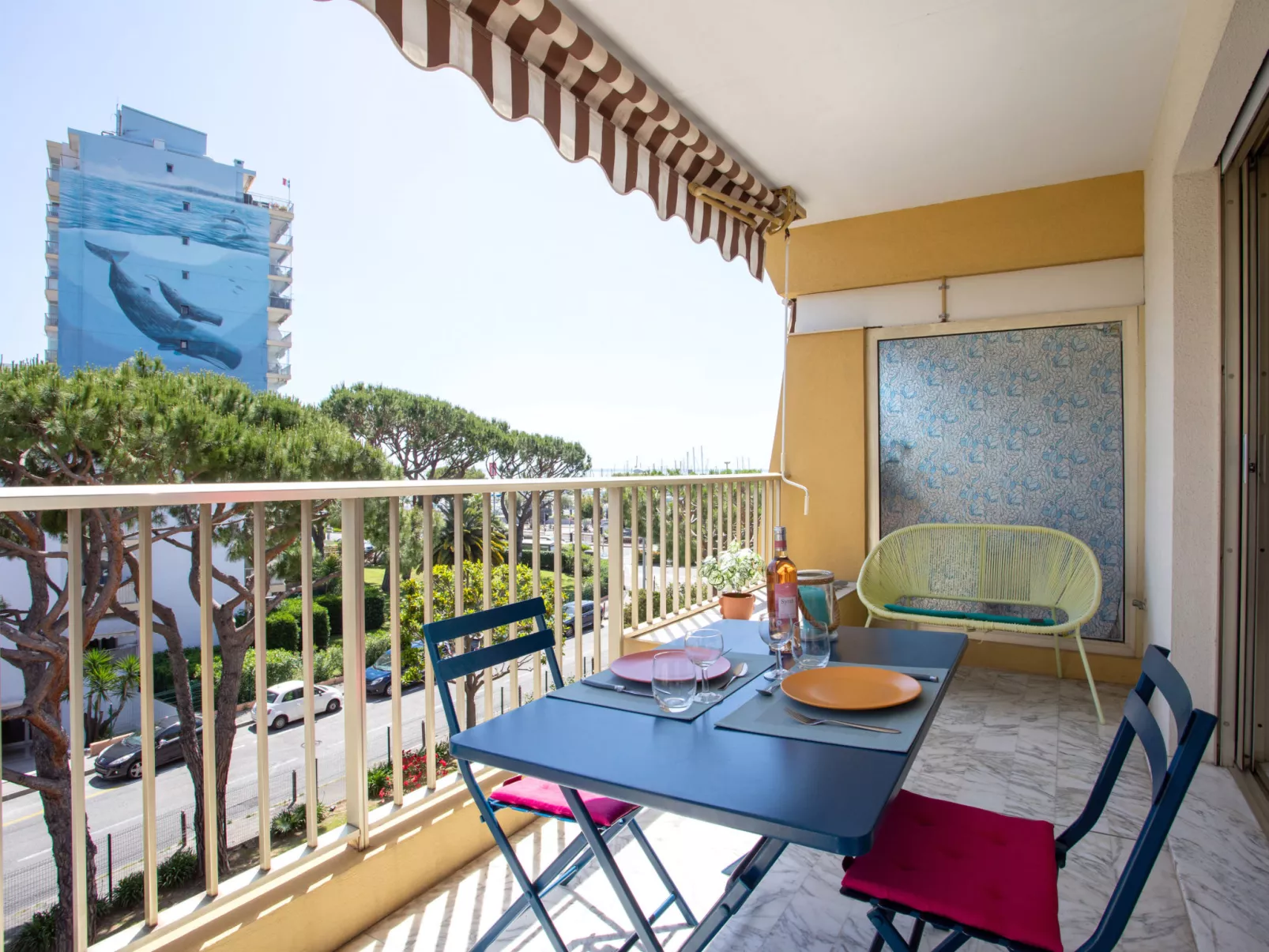 Le ponant-Outside