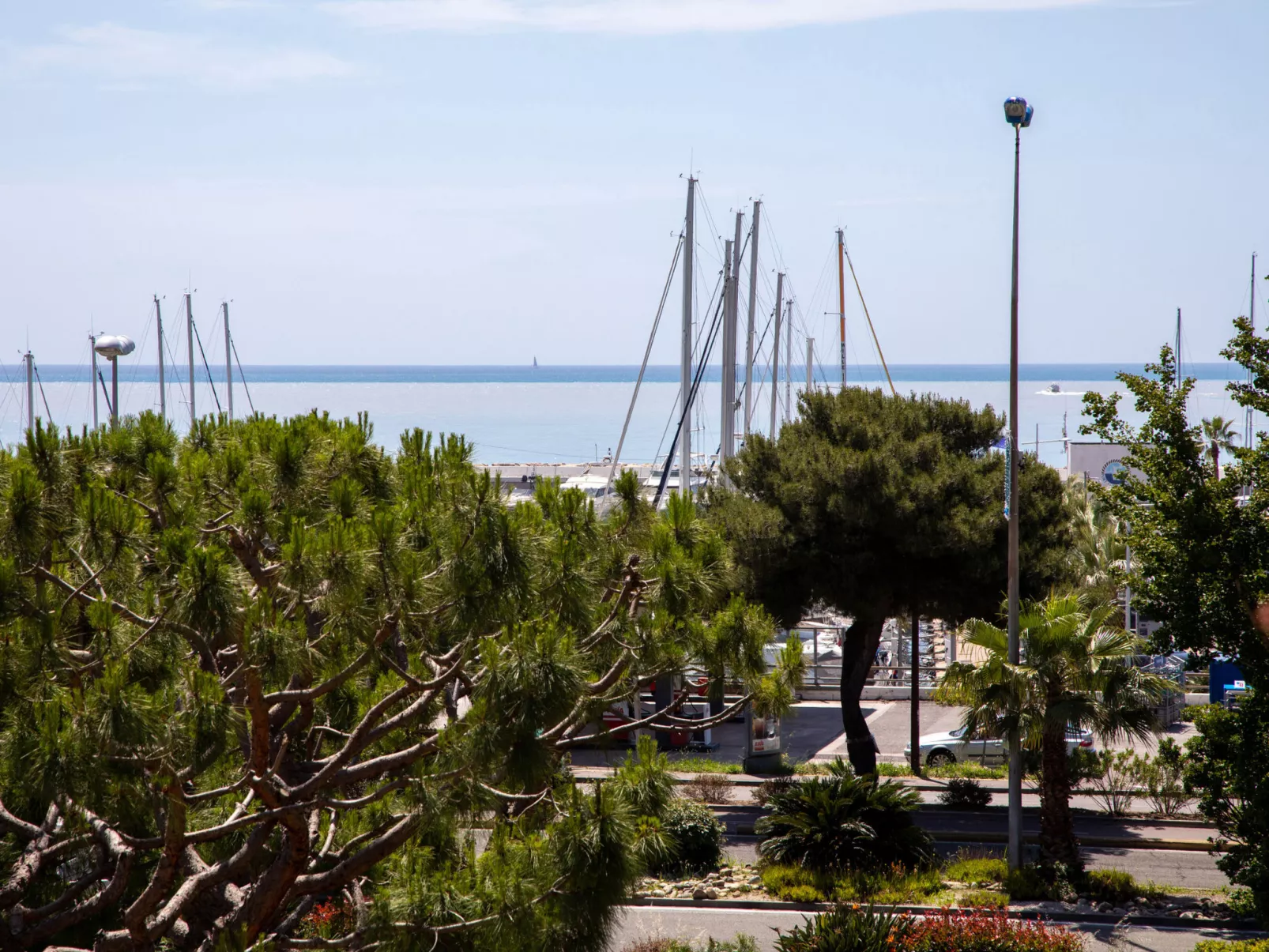 Le ponant-Outside