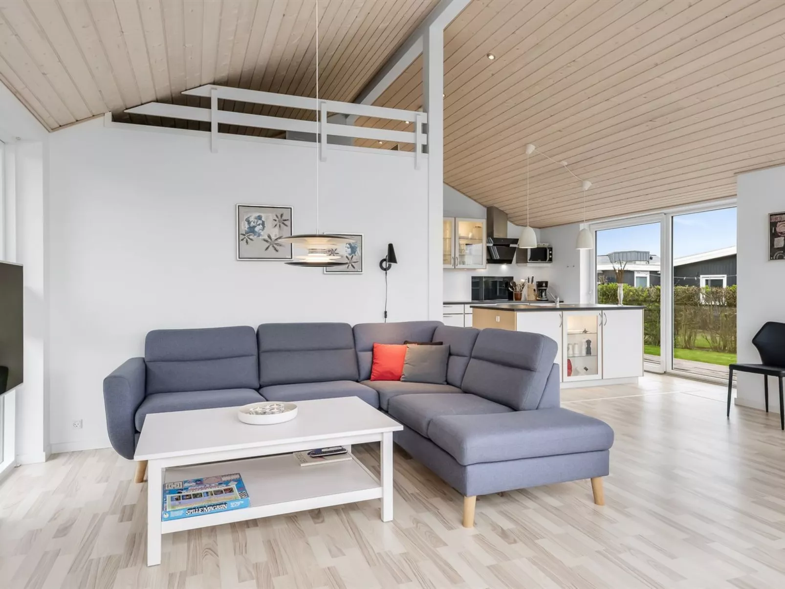 "Hedvig" - 70m from the sea-Inside
