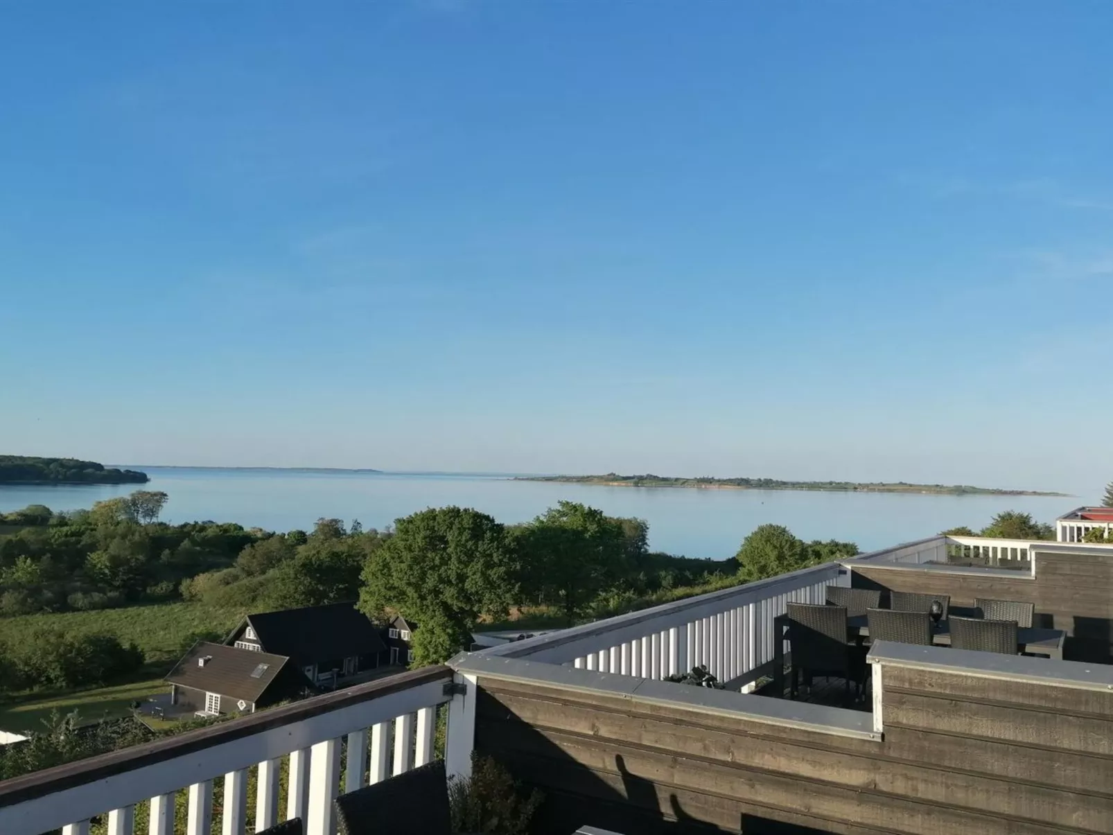 "Isbiorn" - 300m from the sea