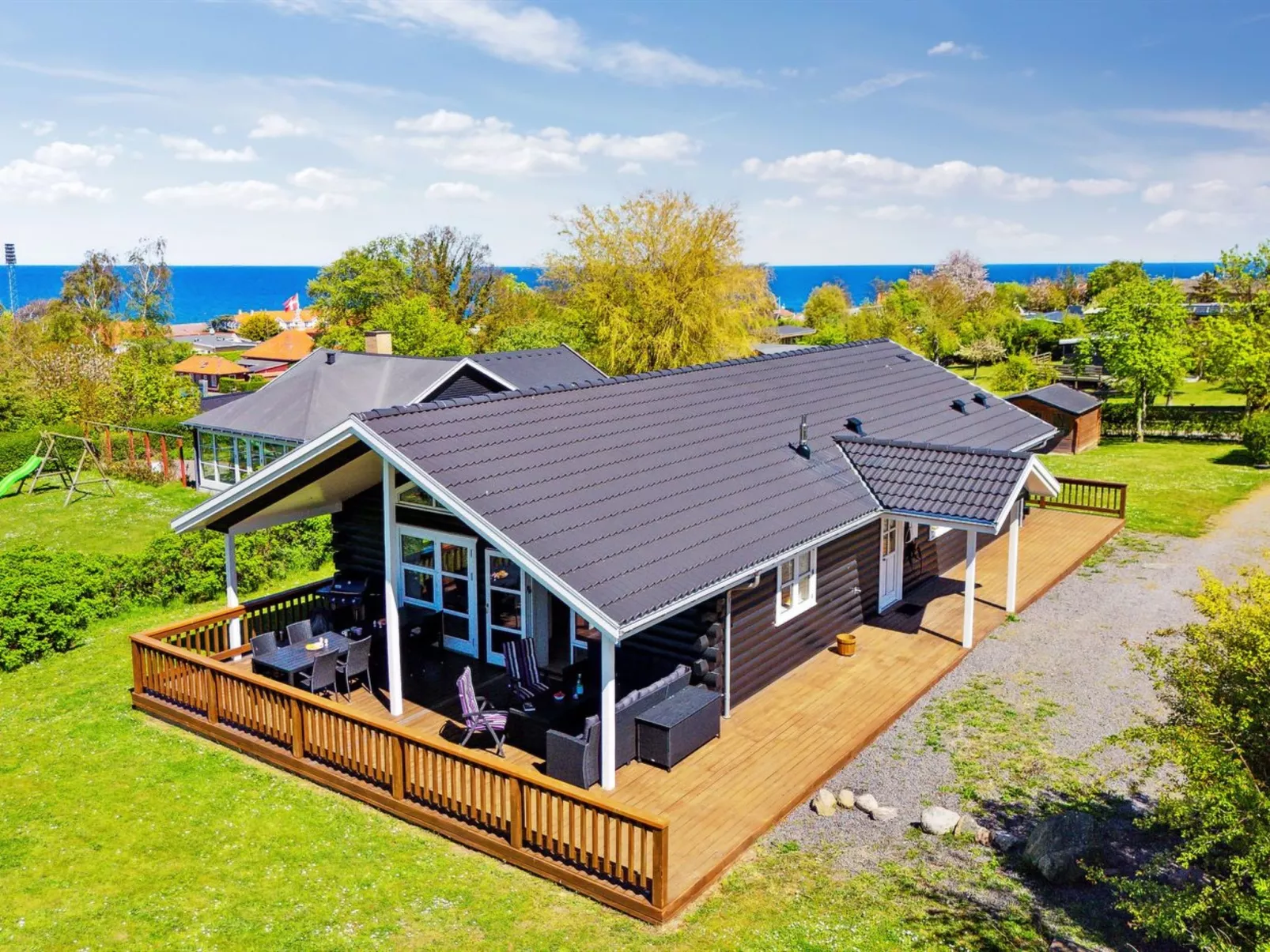 "Hjalmar" - 400m from the sea