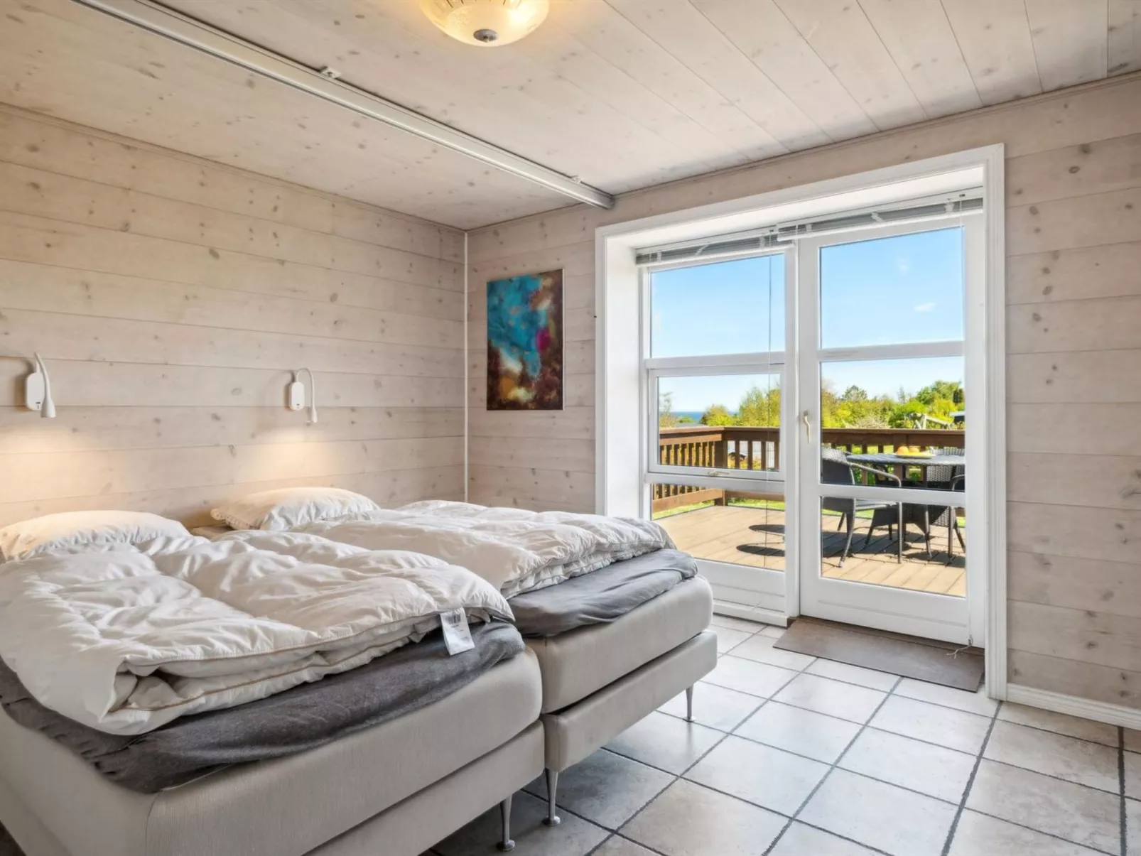 "Hjalmar" - 400m from the sea