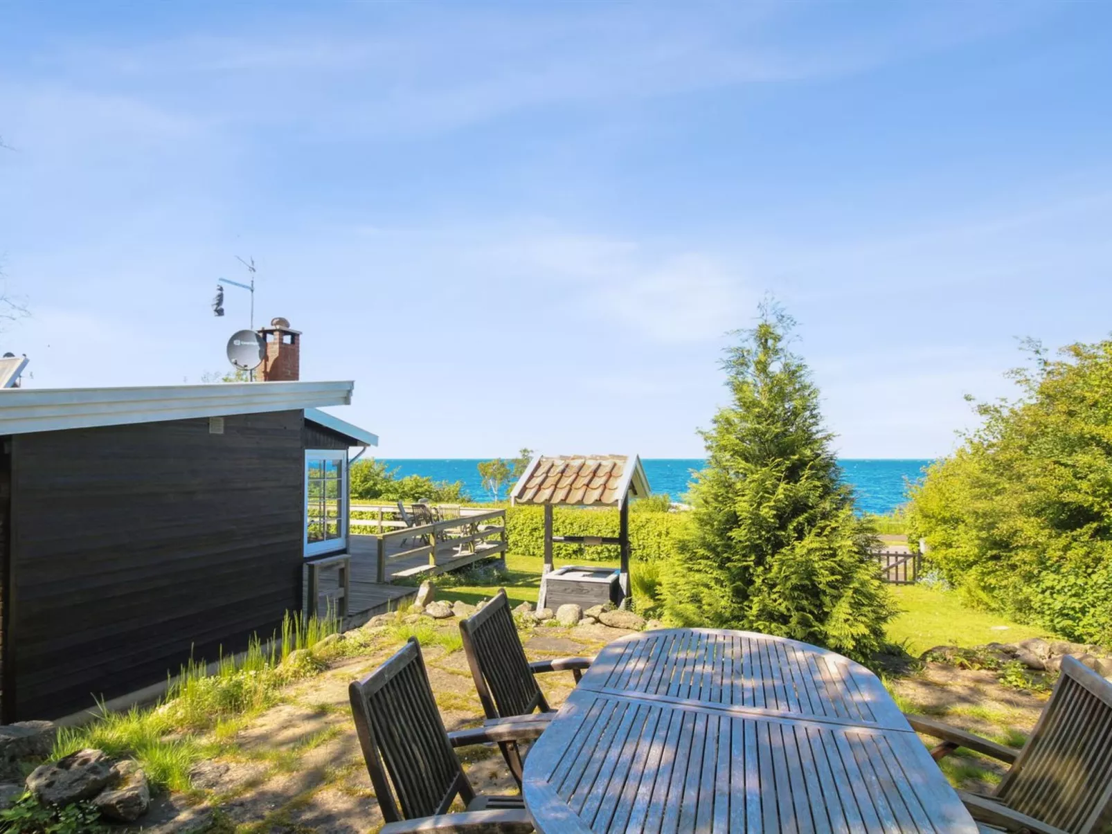 "Fabine" - 50m from the sea-Outside
