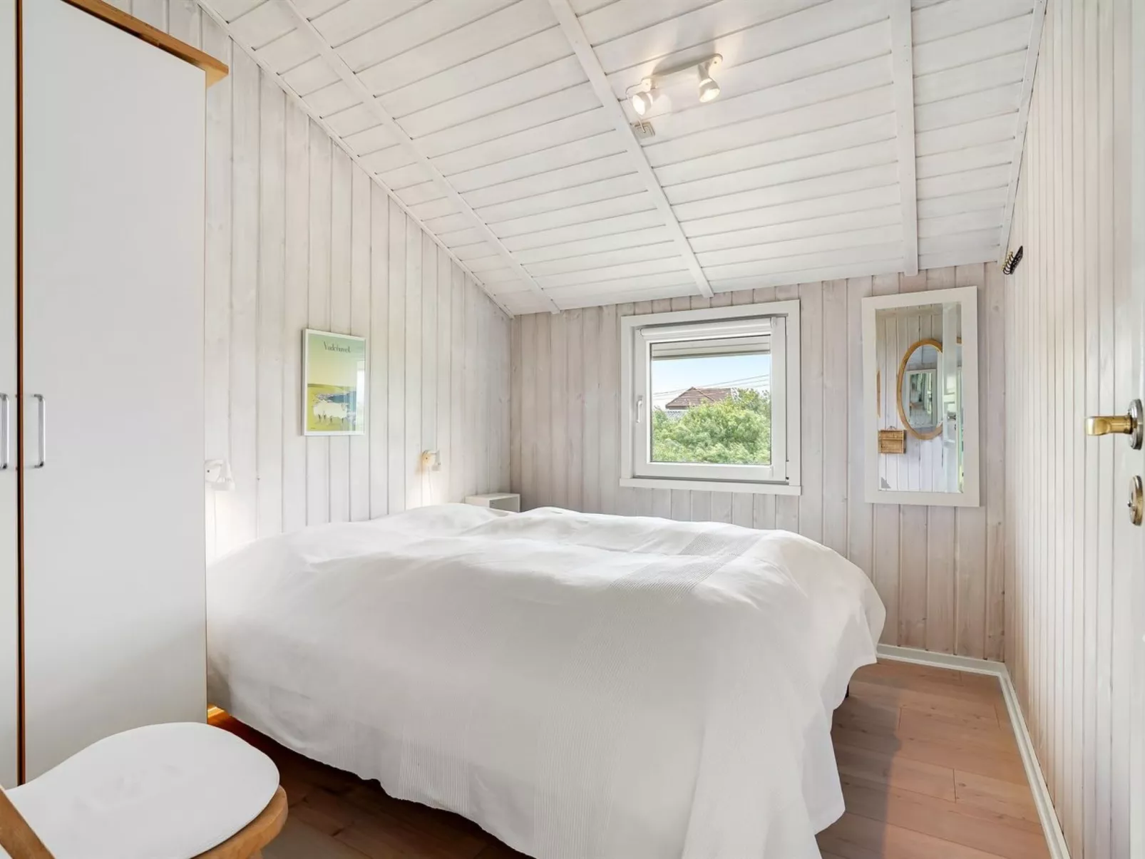 "Hariet" - 300m from the sea-Inside
